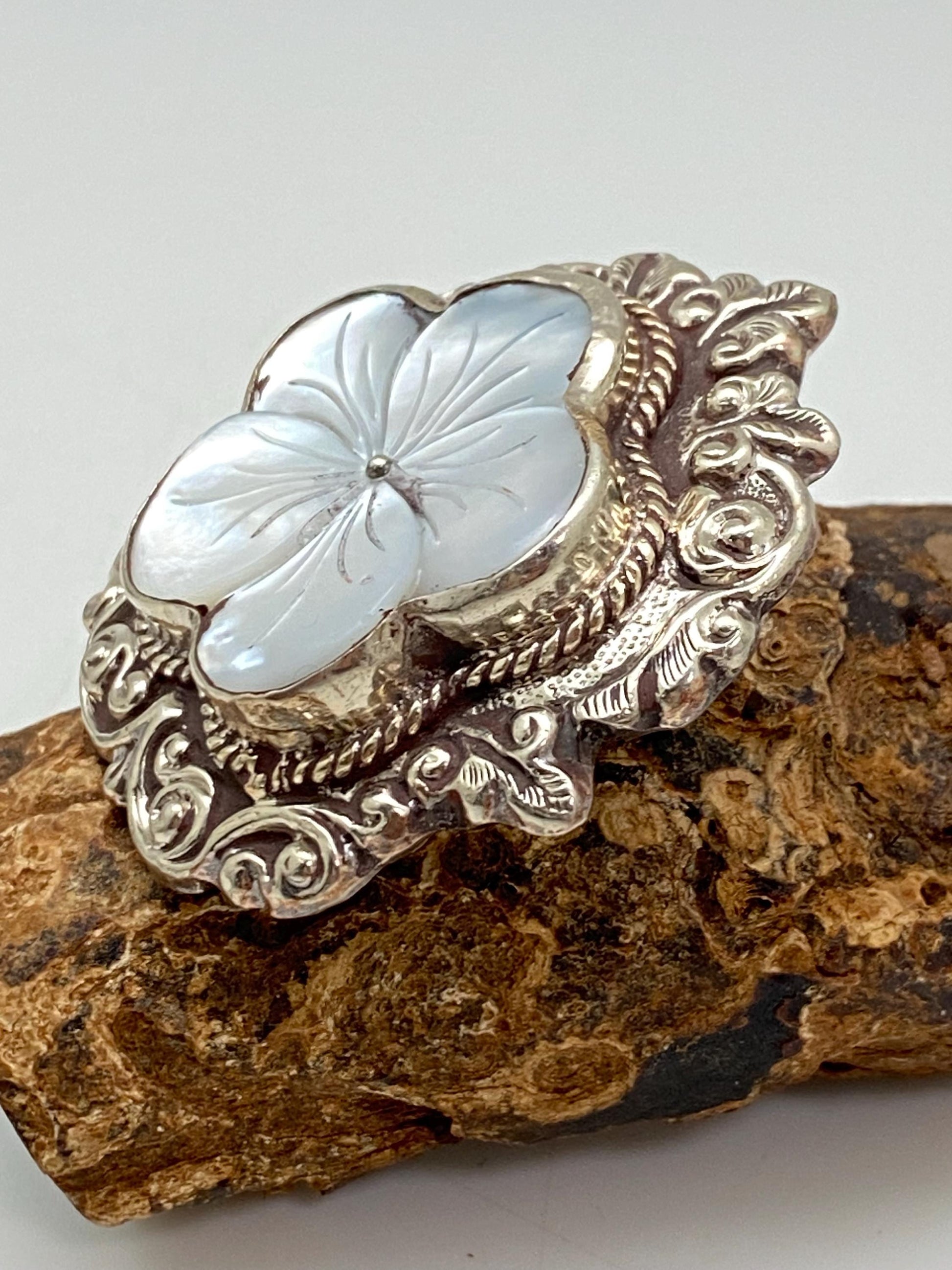 Orchid flower pendant, mother of pearl, handcrafted, Tibetan silver,Flower,ethnic style,Nepalese
