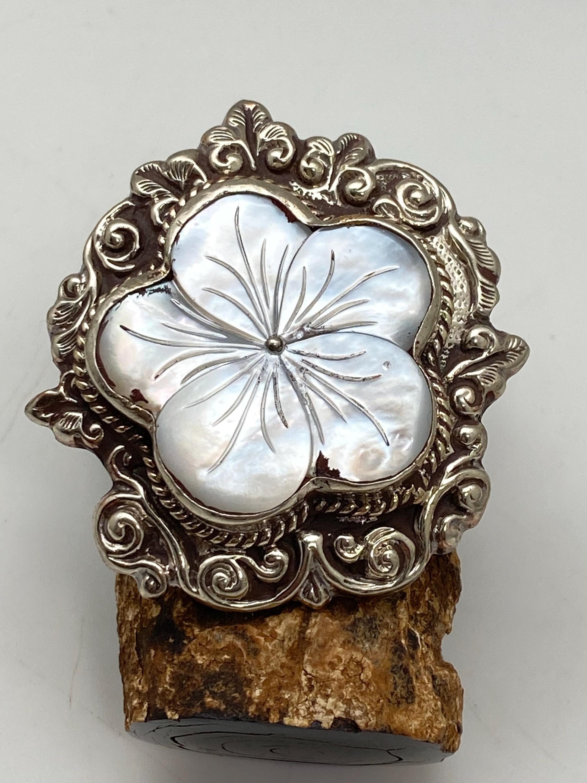 Orchid flower pendant, mother of pearl, handcrafted, Tibetan silver,Flower,ethnic style,Nepalese