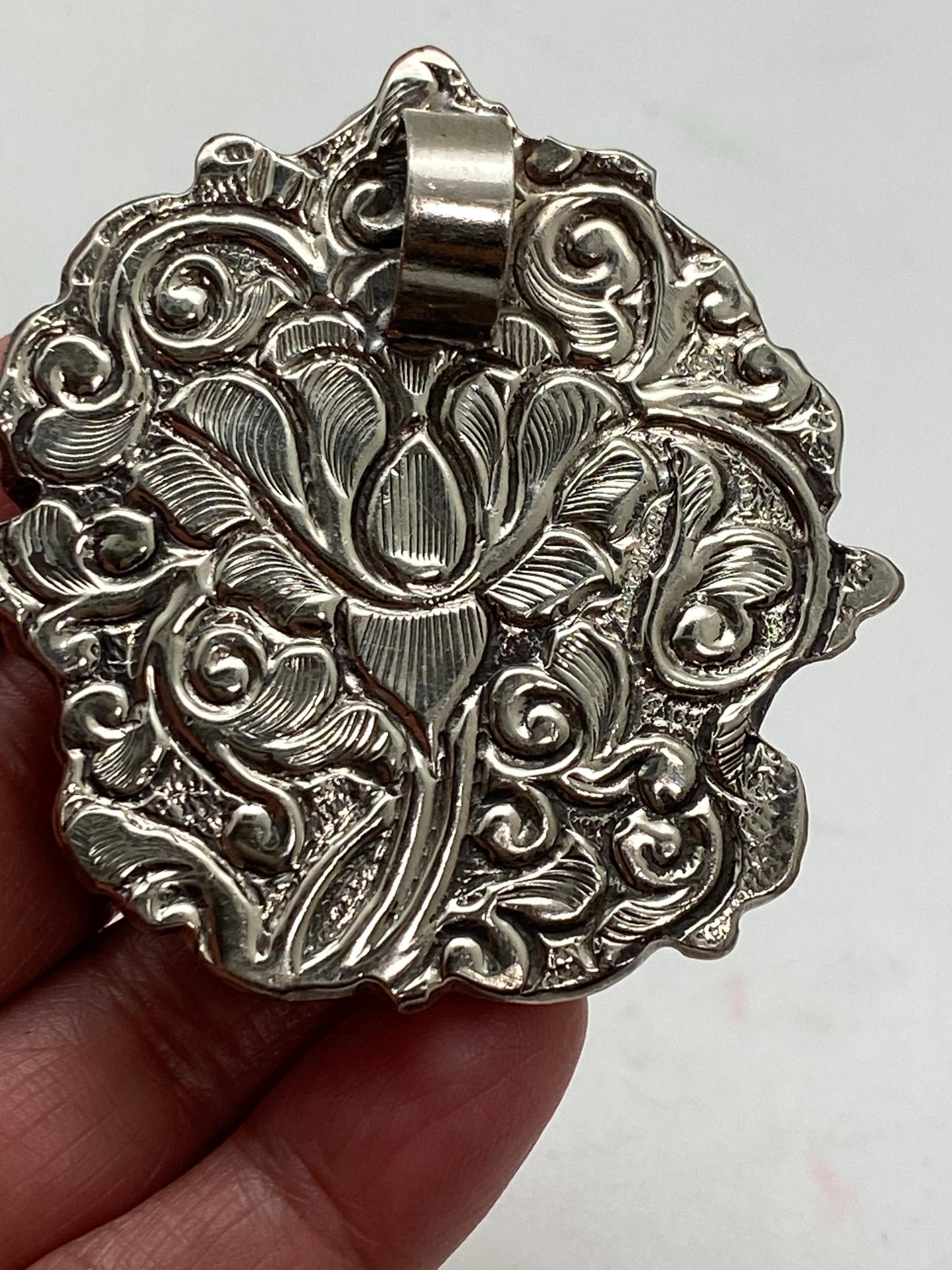 Orchid flower pendant, mother of pearl, handcrafted, Tibetan silver,Flower,ethnic style,Nepalese