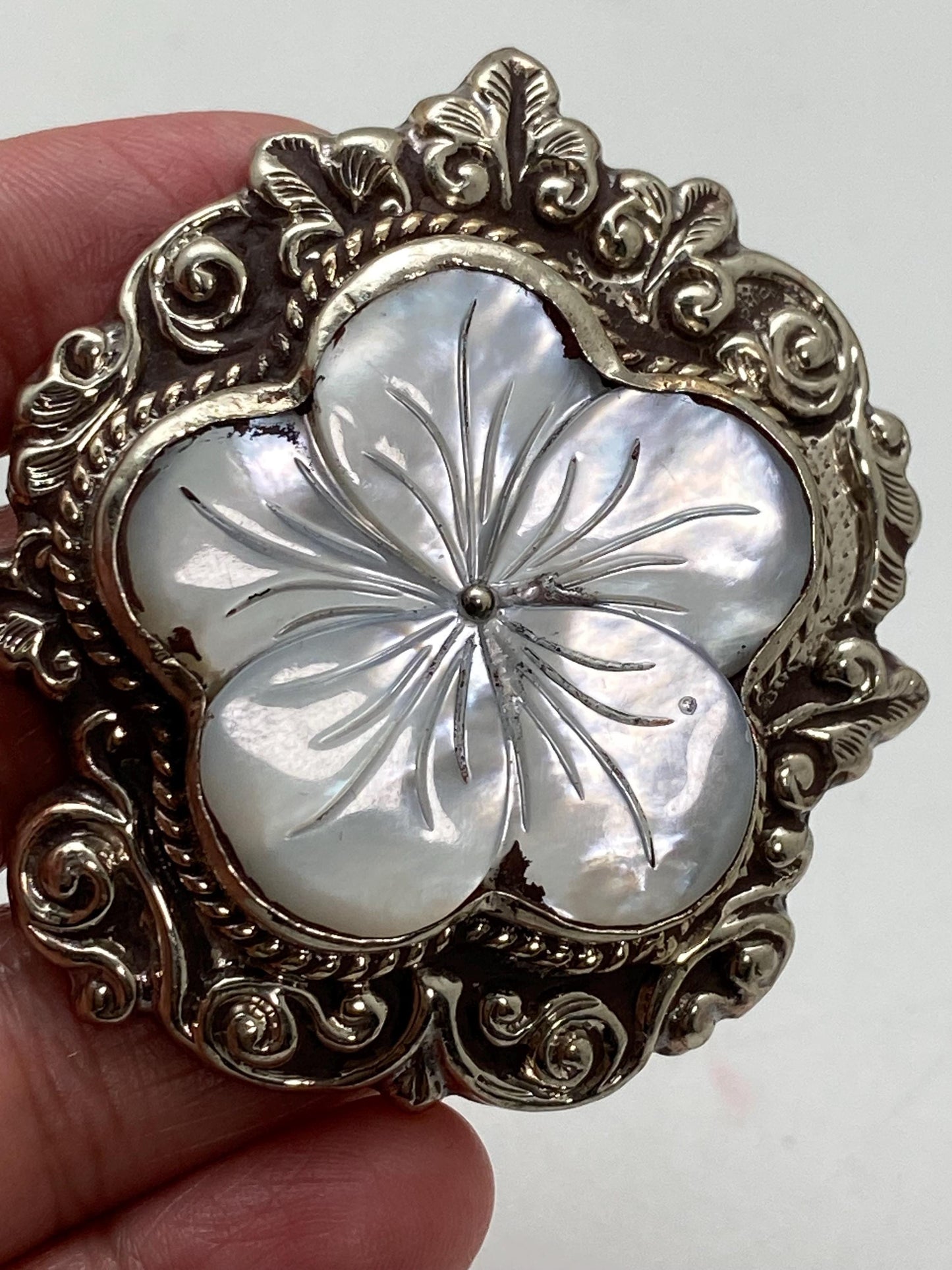 Orchid flower pendant, mother of pearl, handcrafted, Tibetan silver,Flower,ethnic style,Nepalese