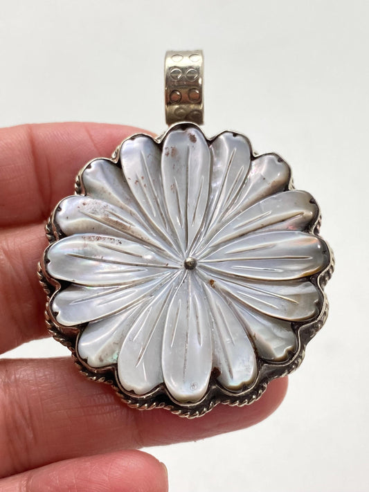 Mother of pearl flower pendant, handcrafted, Tibetan silver, ethnic style,Nepalese