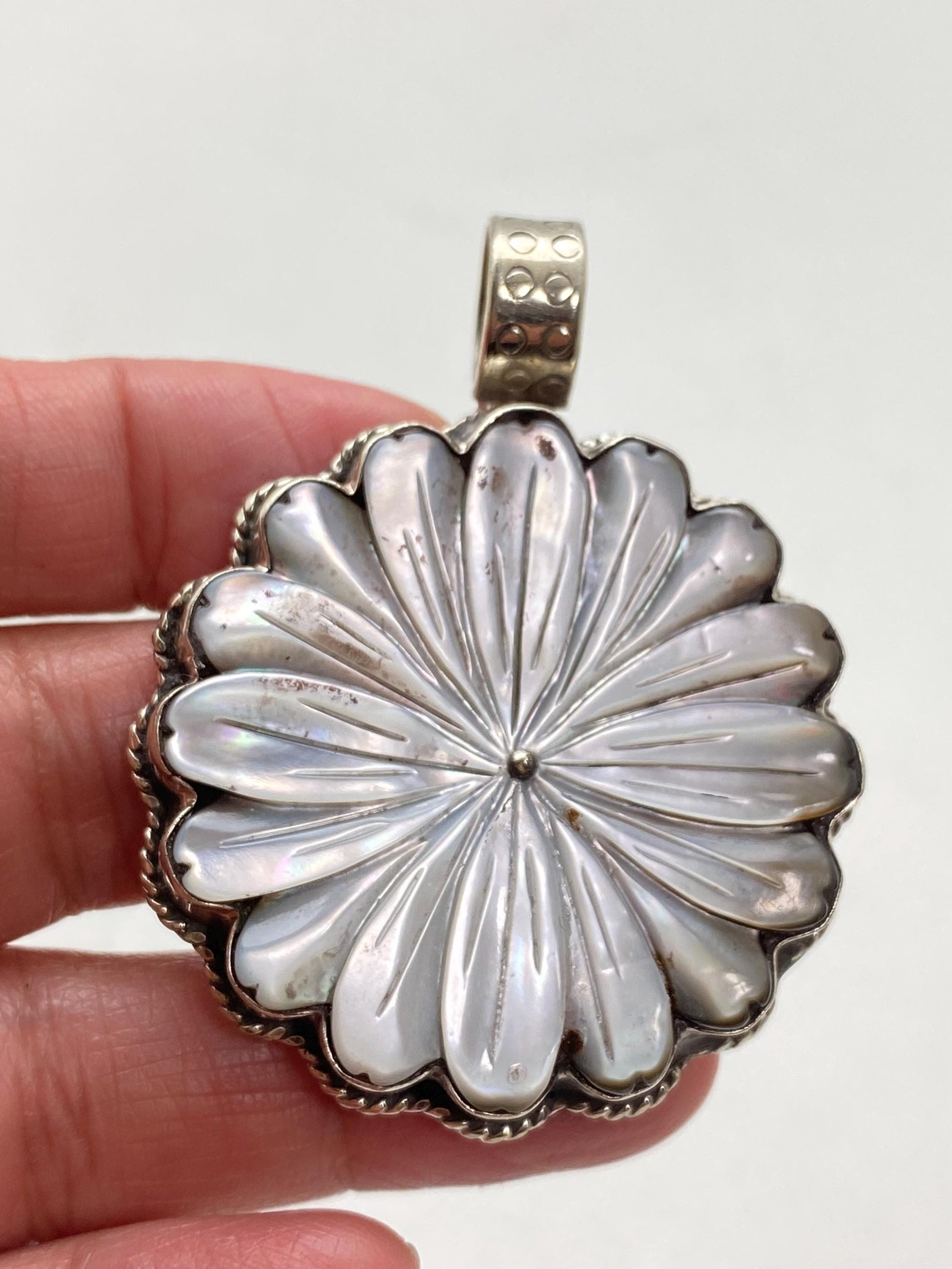 Mother of pearl flower pendant, handcrafted, Tibetan silver, ethnic style,Nepalese