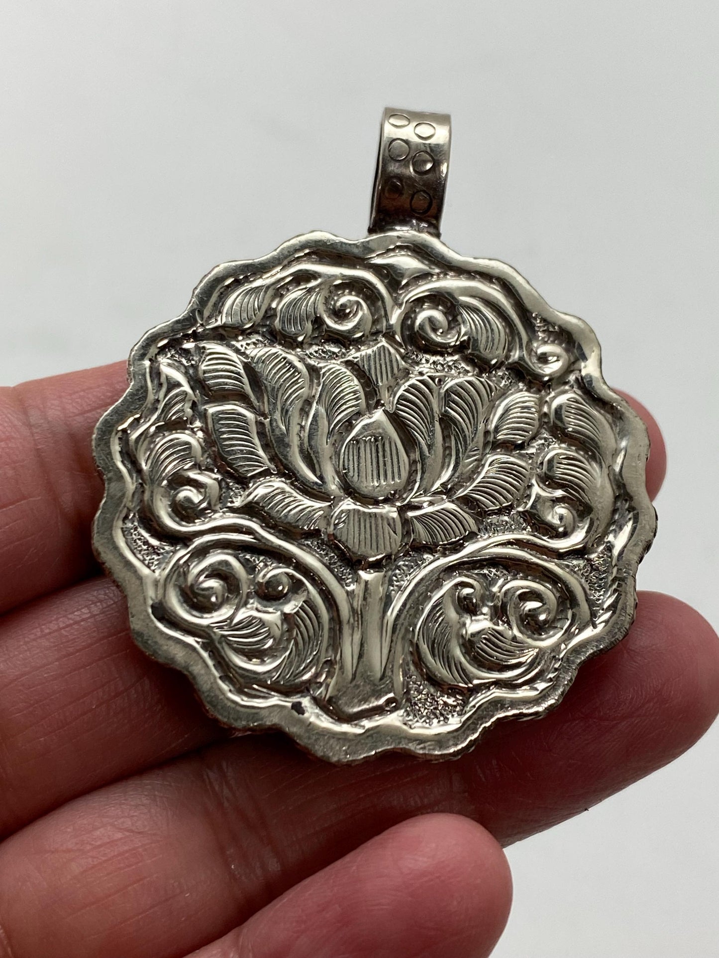 Mother of pearl flower pendant, handcrafted, Tibetan silver, ethnic style,Nepalese
