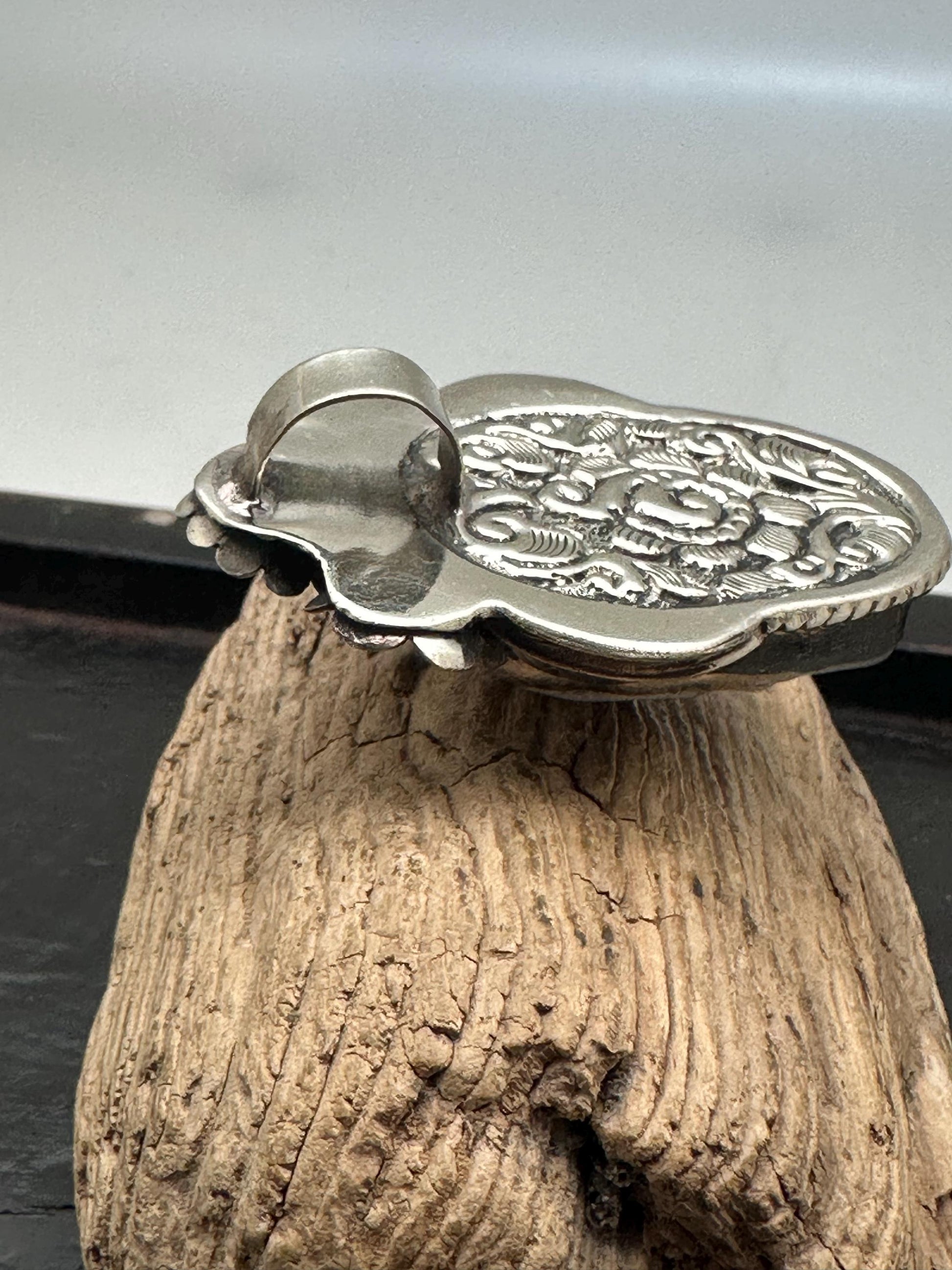Bone carved skull pendant, handcrafted, floral,Tibetan silver,handmade,flower ,Tibetan jewelry, ethnic design,