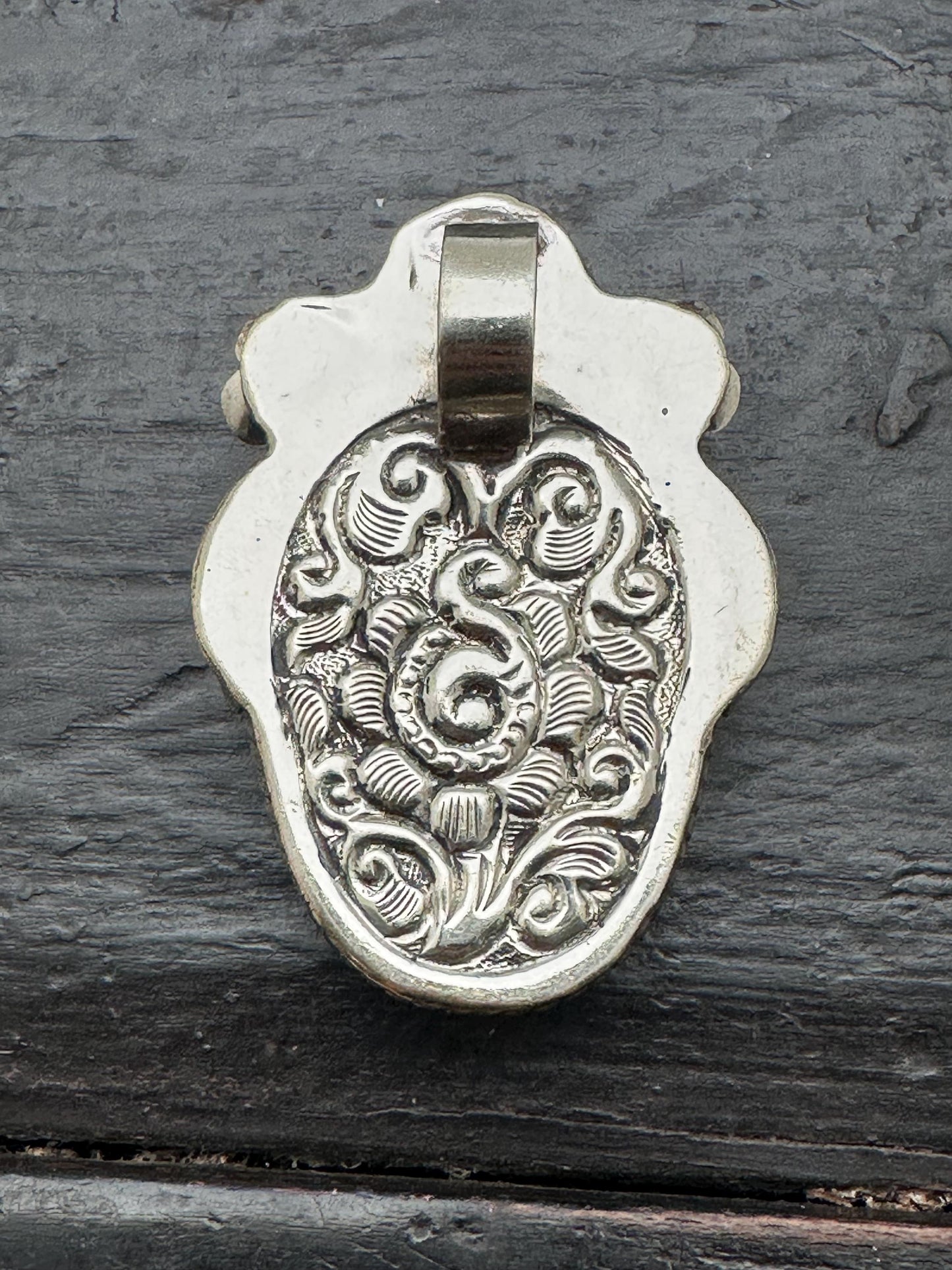 Bone carved skull pendant, handcrafted, floral,Tibetan silver,handmade,flower ,Tibetan jewelry, ethnic design,