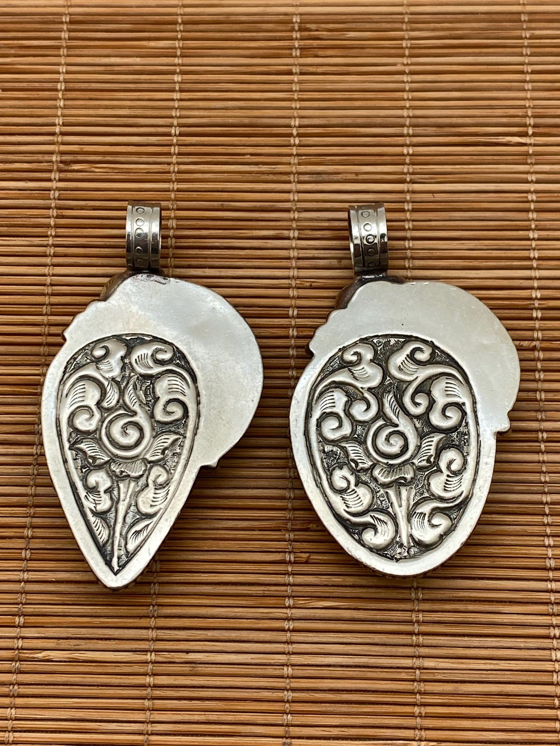 larimar pendant, handcrafted, Tibetan silver, floral design, Himalayan, Nepalese