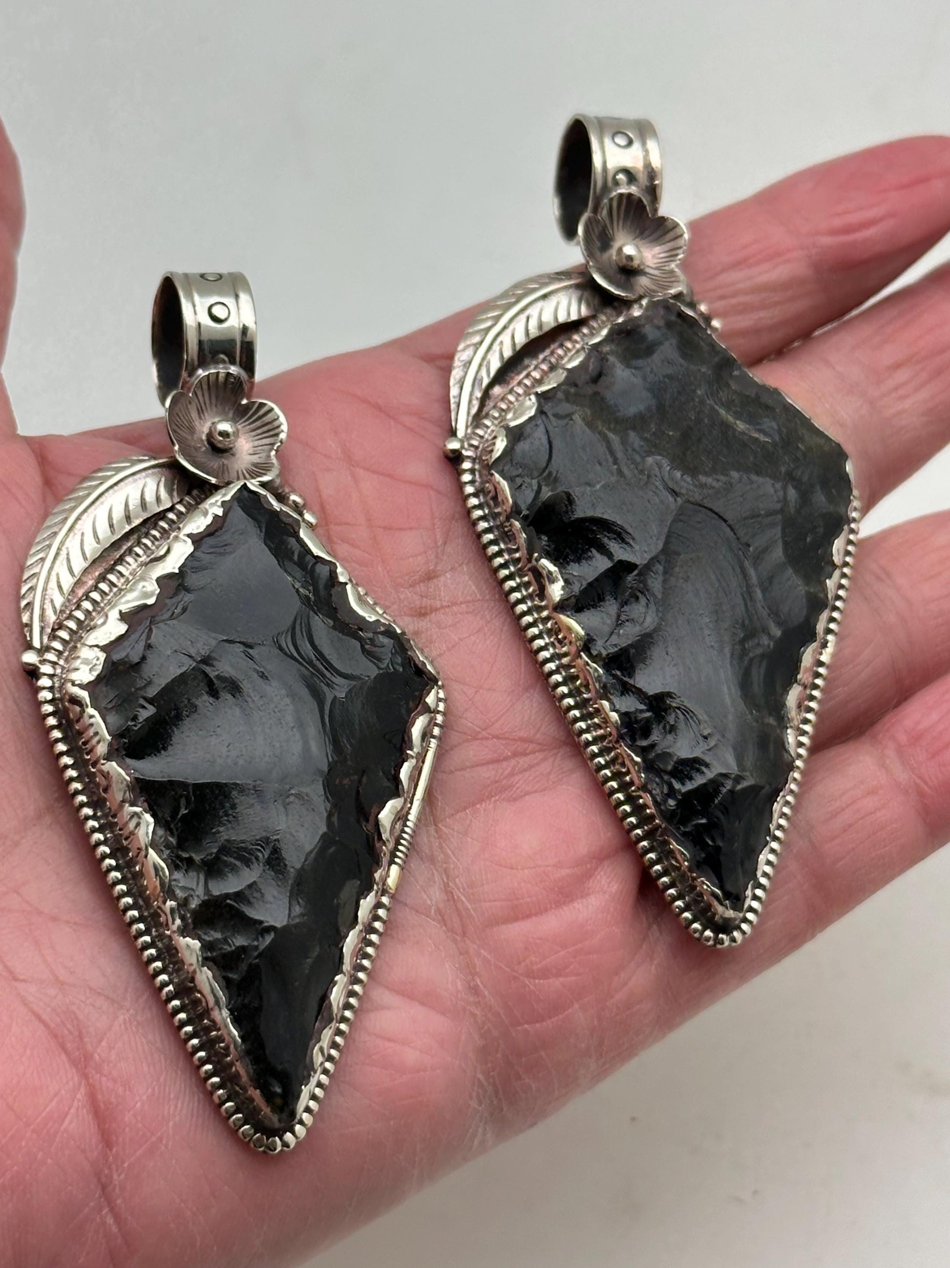 Obsidian Arrowhead pendant, handcrafted, Tibetan silver, floral design, Himalayan, Nepalese