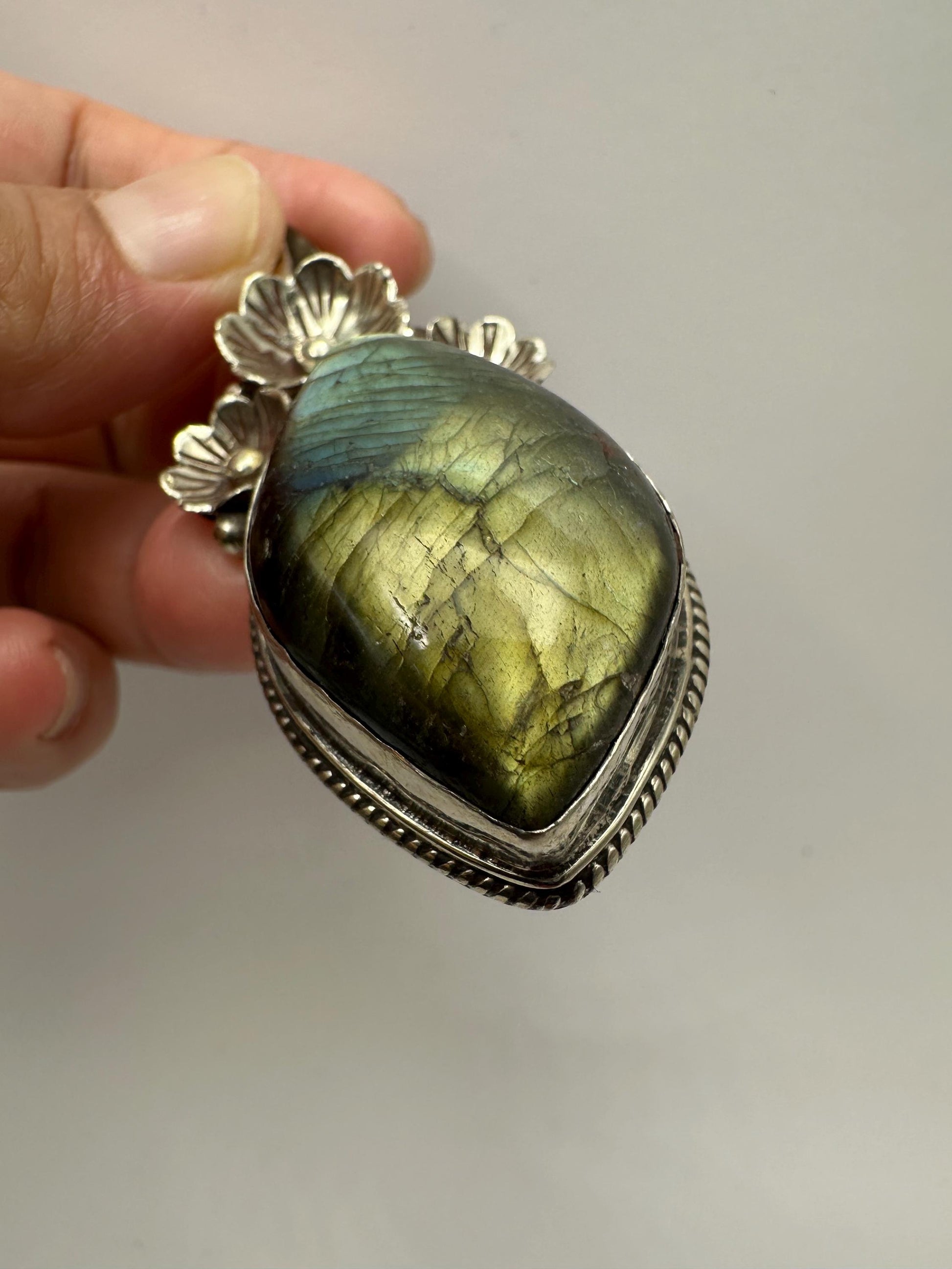 labradorite pendant, floral,handcrafted,tibetan silver, flower,ethnic jewelry,Himalayan jewelry ,