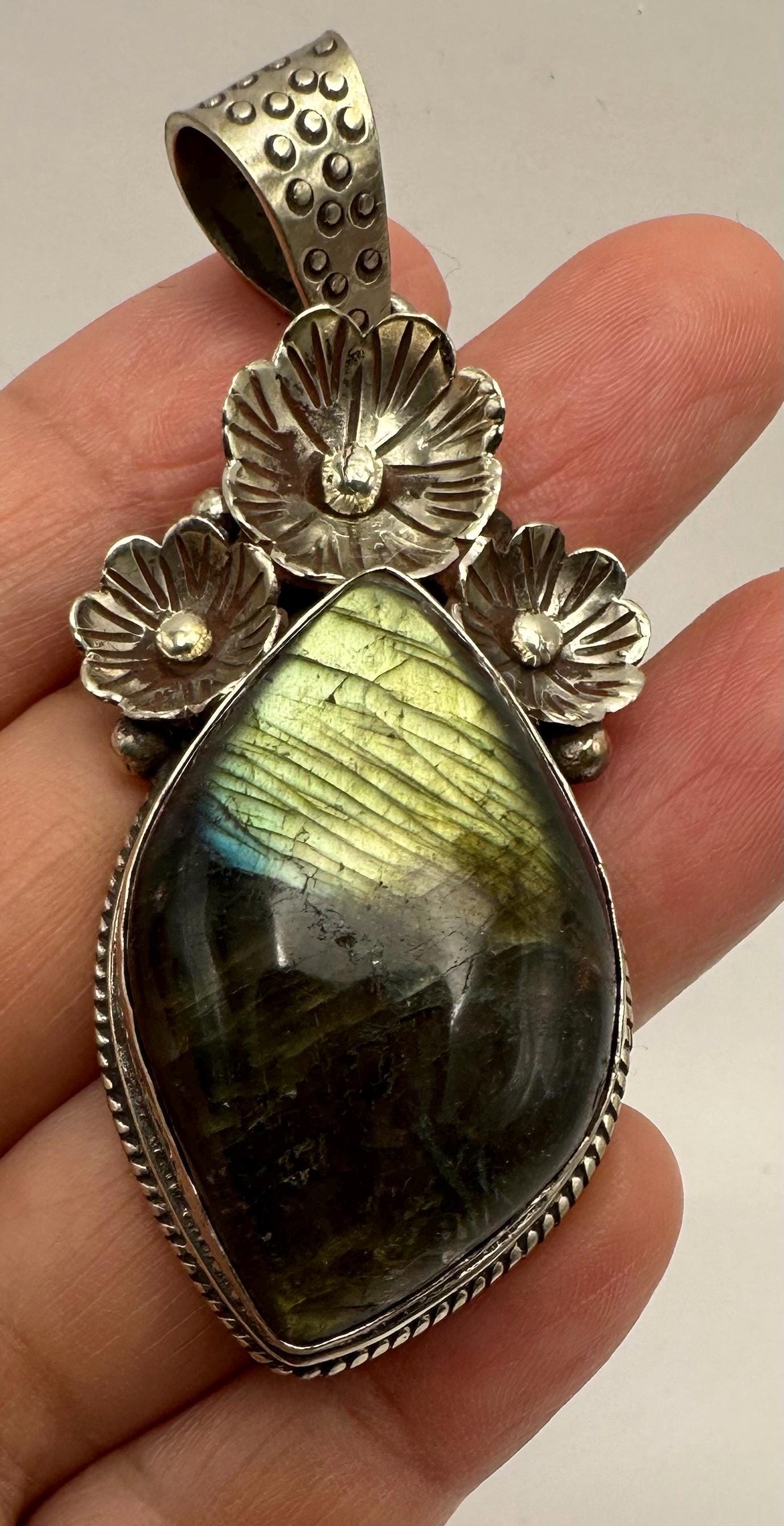 labradorite pendant, floral,handcrafted,tibetan silver, flower,ethnic jewelry,Himalayan jewelry ,
