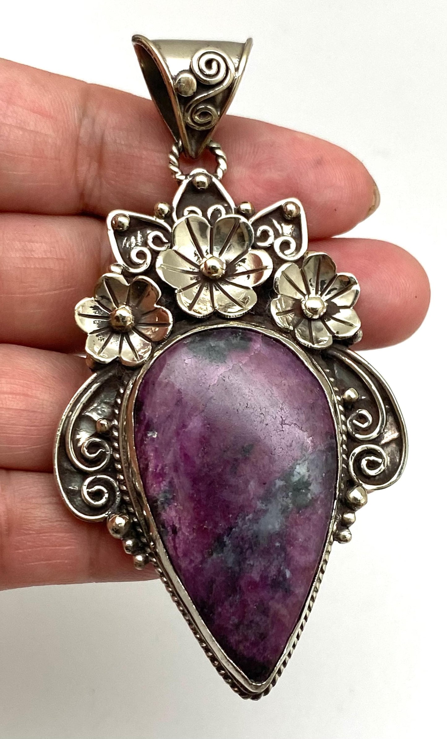Ruby zoisite pendant, handcrafted, Tibetan silver, floral design, ethnic style, Nepalese