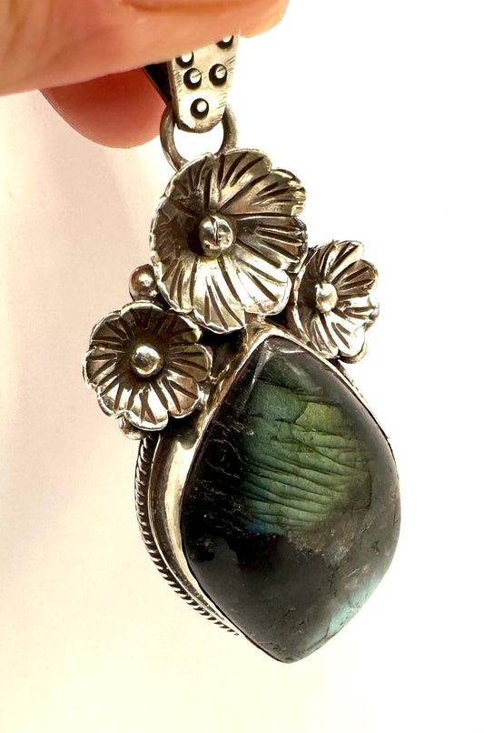 labradorite pendant, floral,handcrafted,tibetan silver, flower,ethnic jewelry,Himalayan jewelry ,