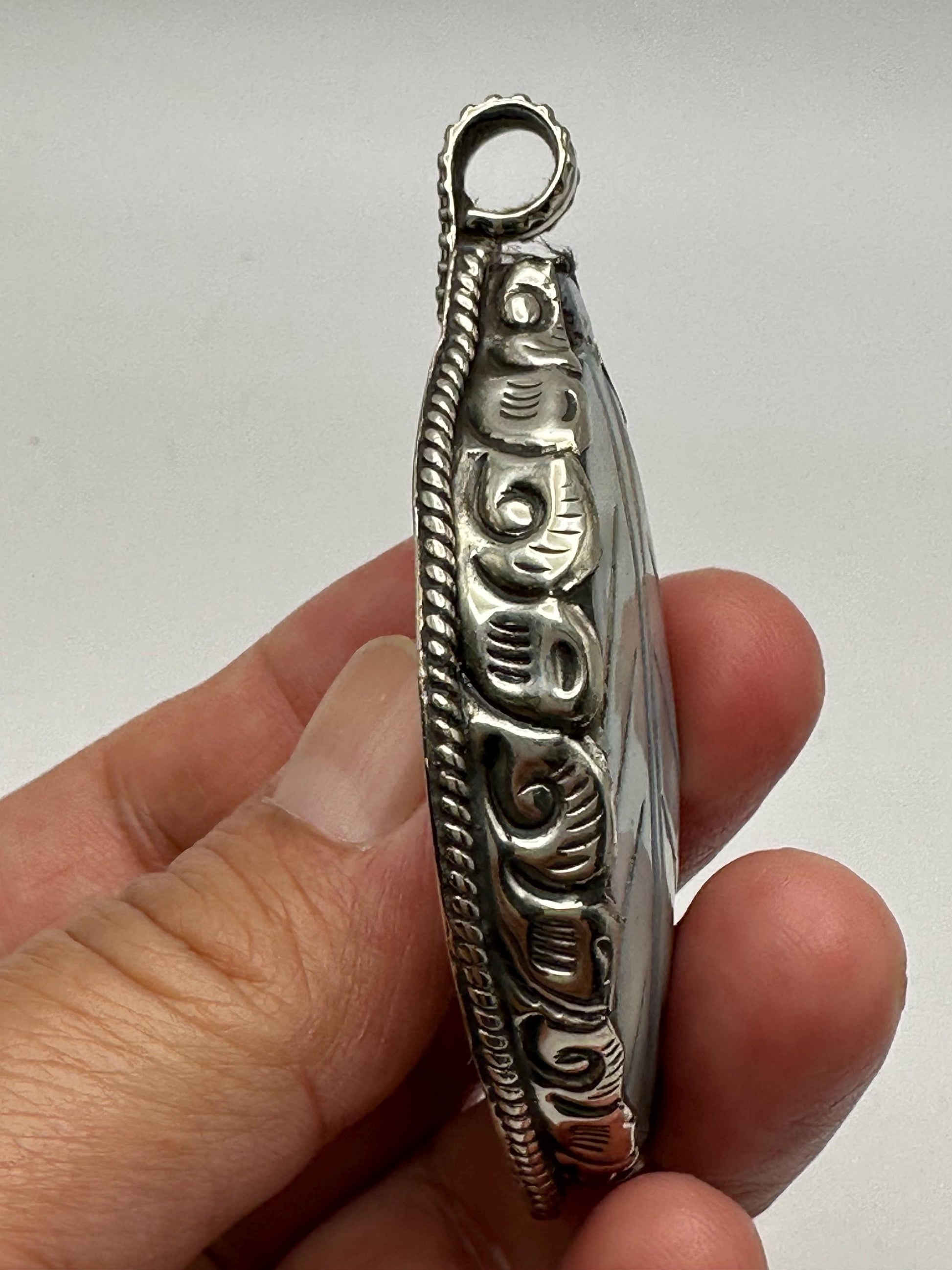 leaf abalone pendant ,mother of pearl,handcrafted, Tibetan silver,ethnic style