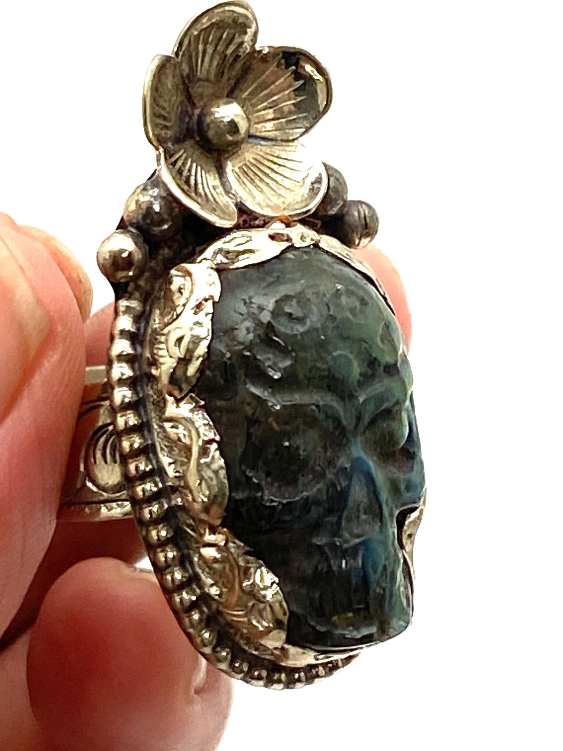 skull ring, labradorite ring, handcrafted, Tibetan silver, floral, adjustable, ethnic style, Nepalese, Himalayan