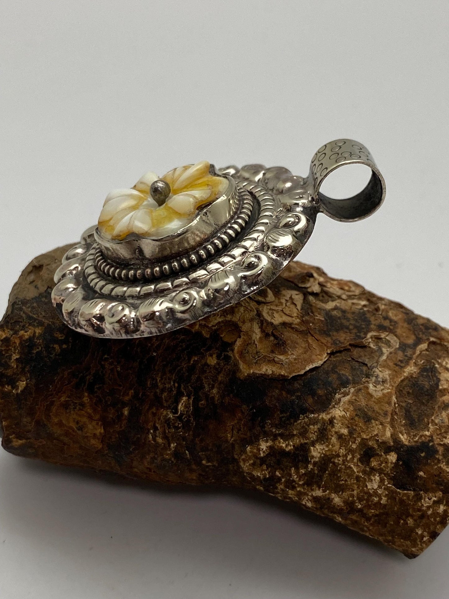 flower pendant,mother of pearl,handcrafted, Tibetan silver,ethnic style,Nepalese,38mmX50mm