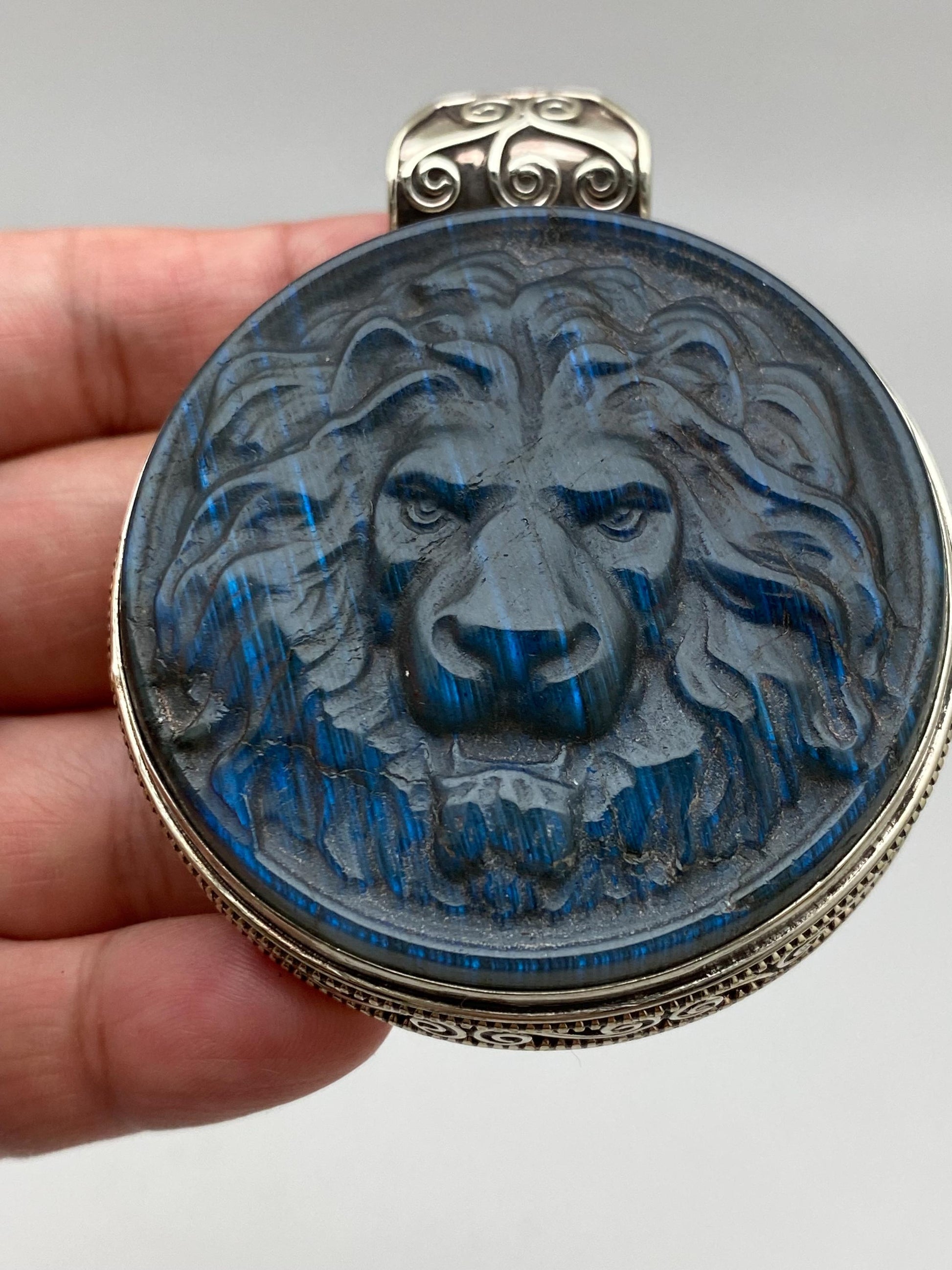 large lion pendant, labradorite carved, handcrafted, Tibetan silver, Nepalese