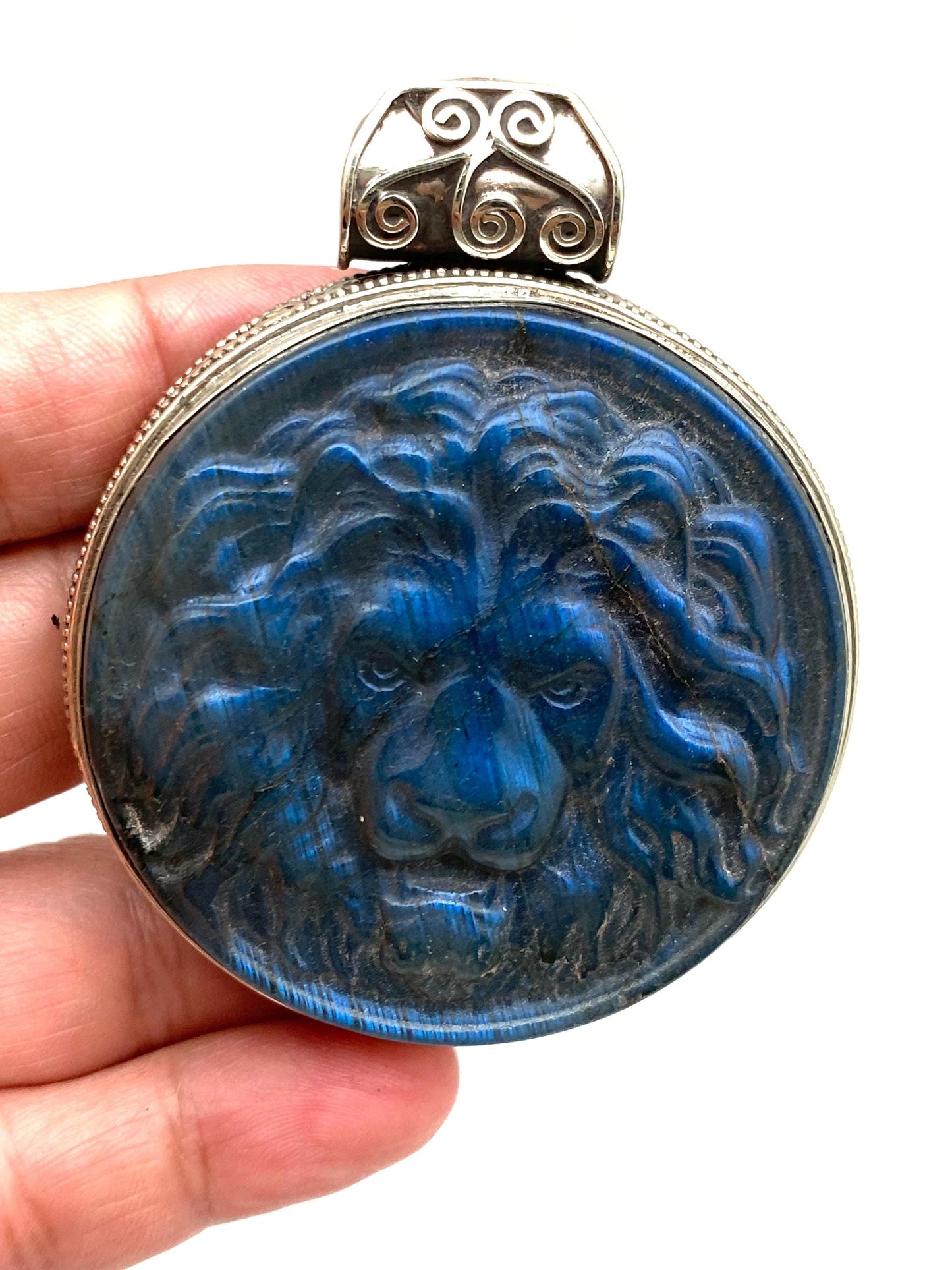 large lion pendant, labradorite carved, handcrafted, Tibetan silver, Nepalese