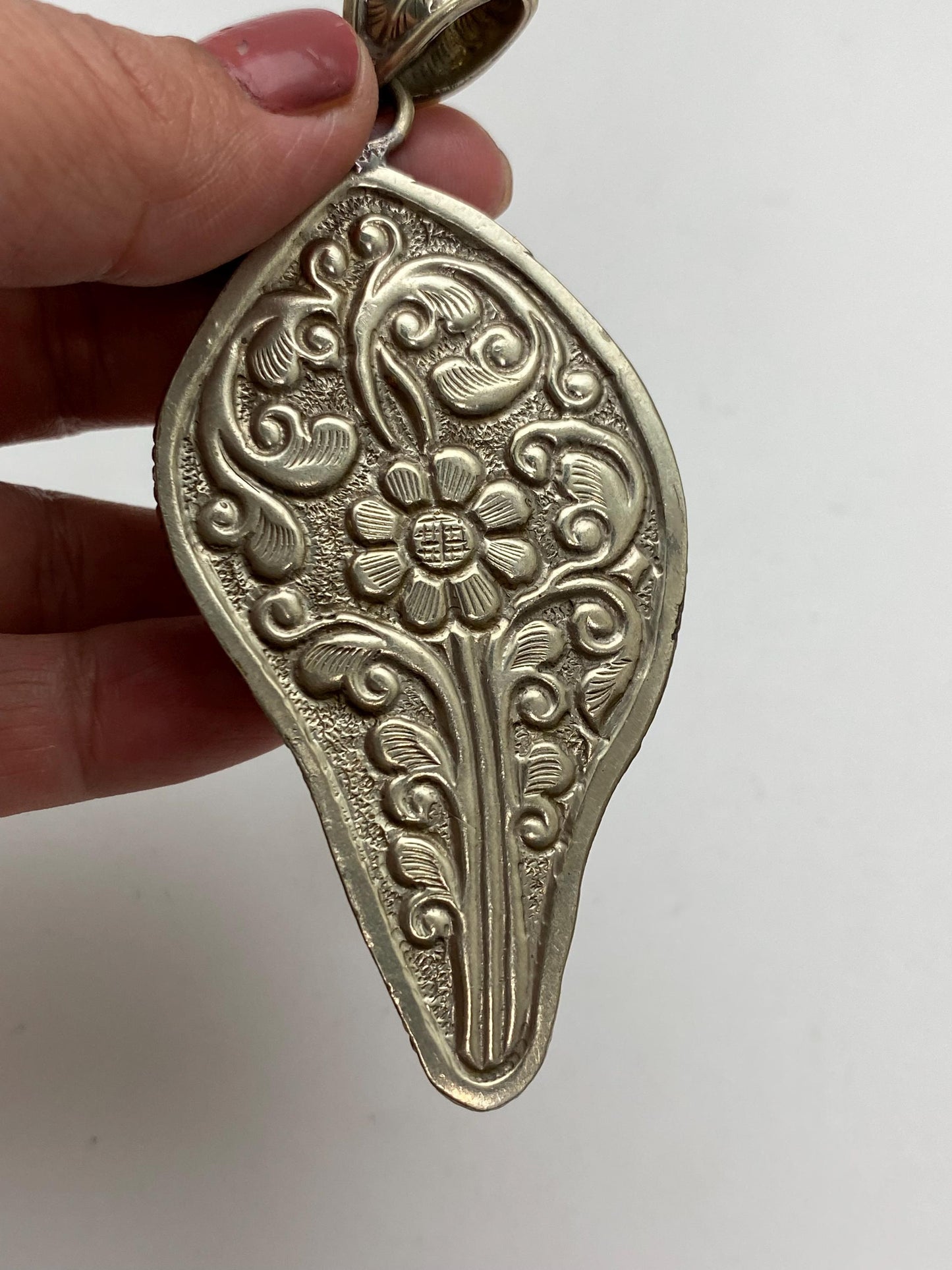 Conch shell pendant, handcrafted, turquoise, Tibetan silver, Nepalese