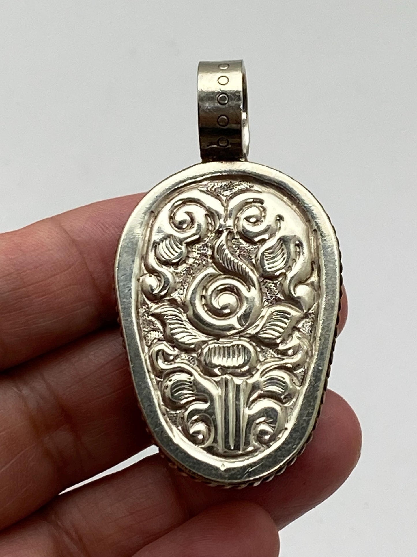 skull pendant, lapis carved, handcrafted, Tibetan silver,Nepalese