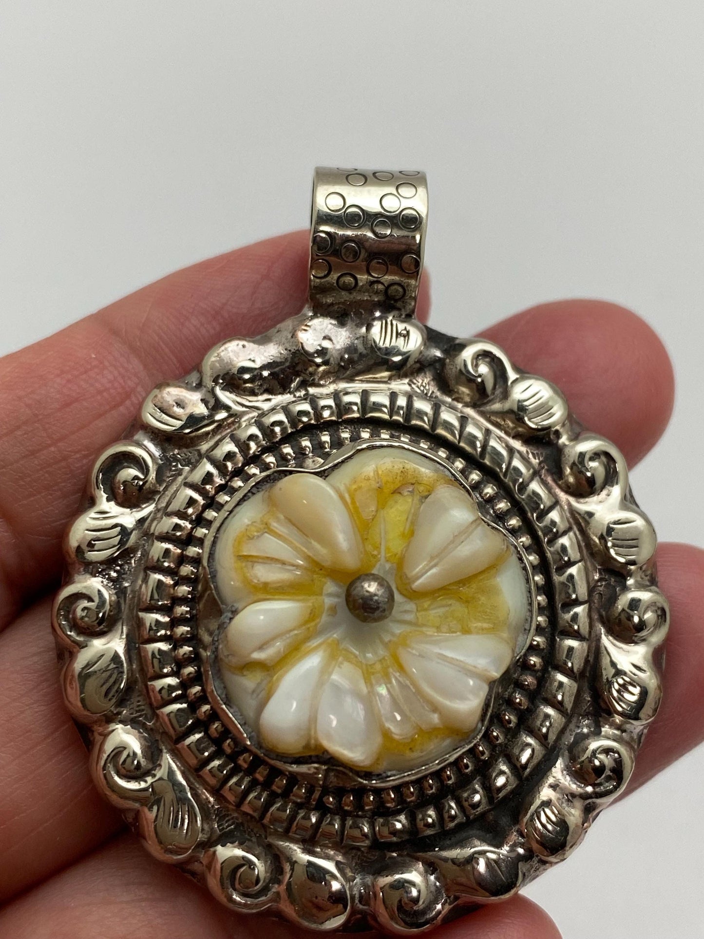 flower pendant,mother of pearl,handcrafted, Tibetan silver,ethnic style,Nepalese,38mmX50mm