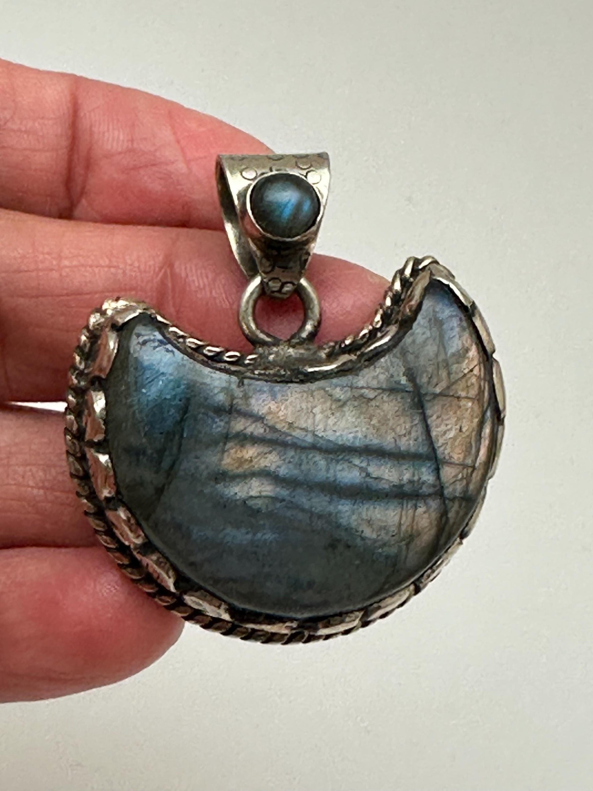 labradorite pendant,, moon pendant,handcrafted, Tibetan silver, Ethnic style, Himalayan, Nepalese