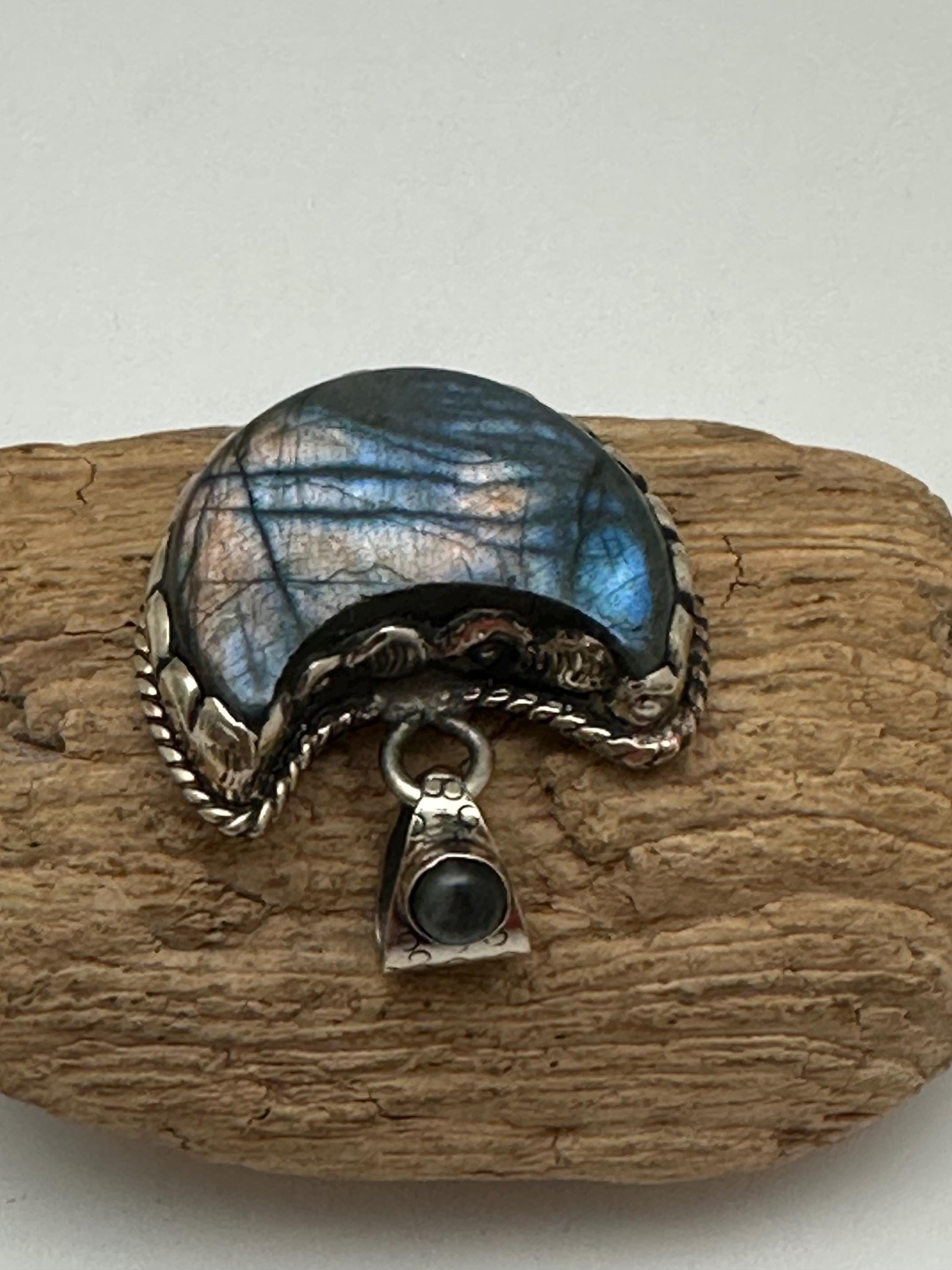 labradorite pendant,, moon pendant,handcrafted, Tibetan silver, Ethnic style, Himalayan, Nepalese