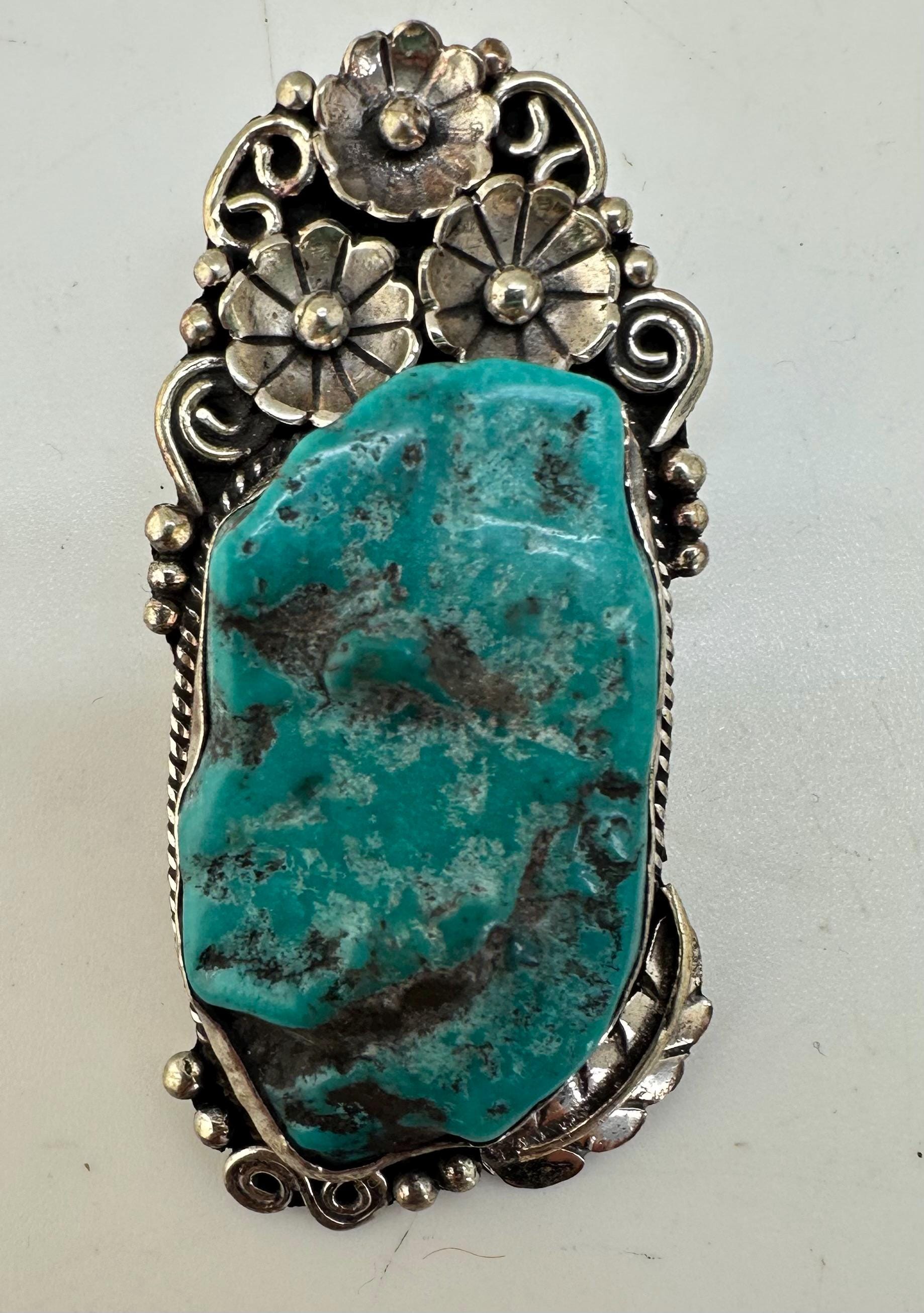 turquoise pendant, handcrafted,tibetan silver, flower,floral design,ethnic style