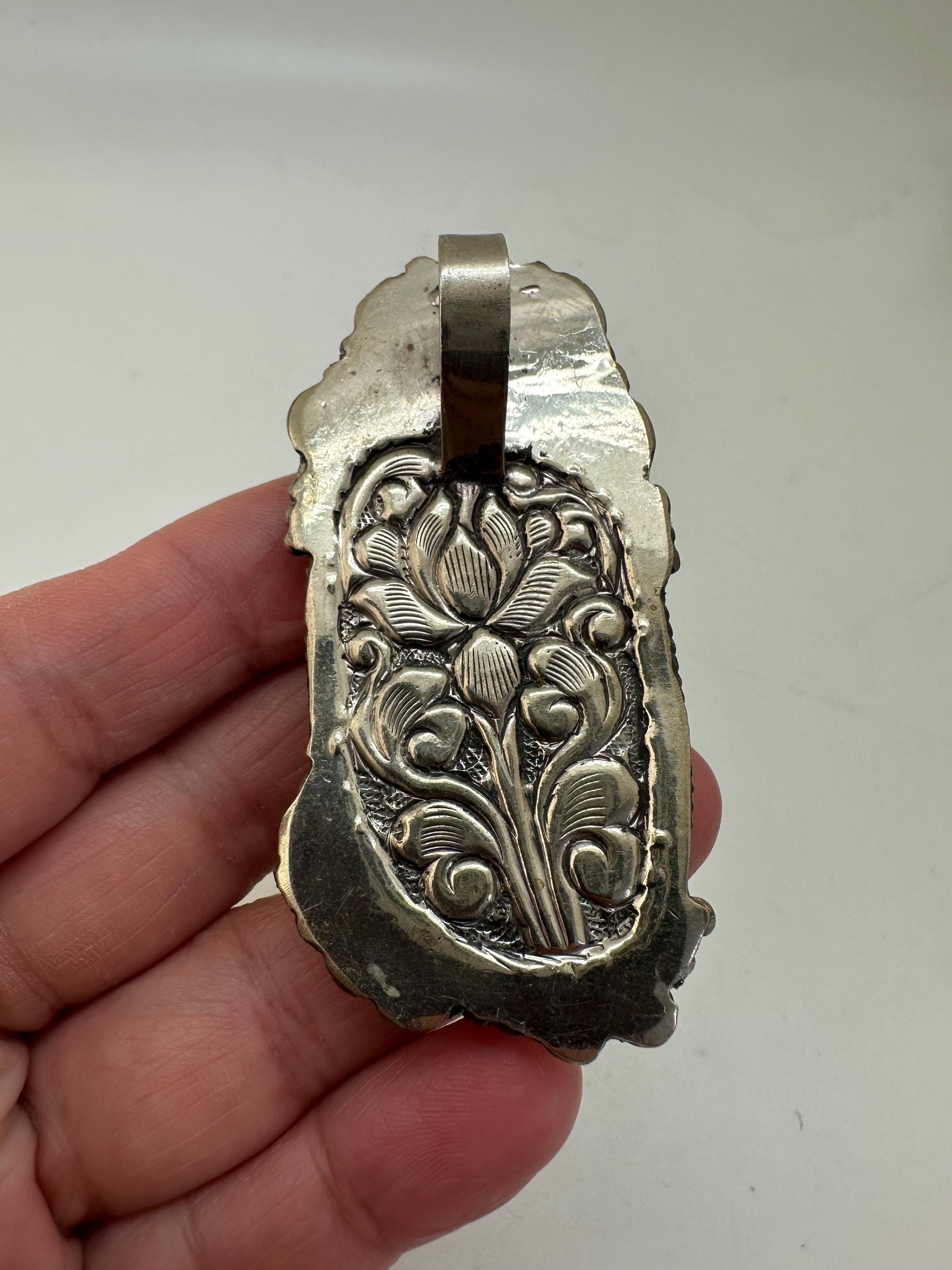 turquoise pendant, handcrafted,tibetan silver, flower,floral design,ethnic style