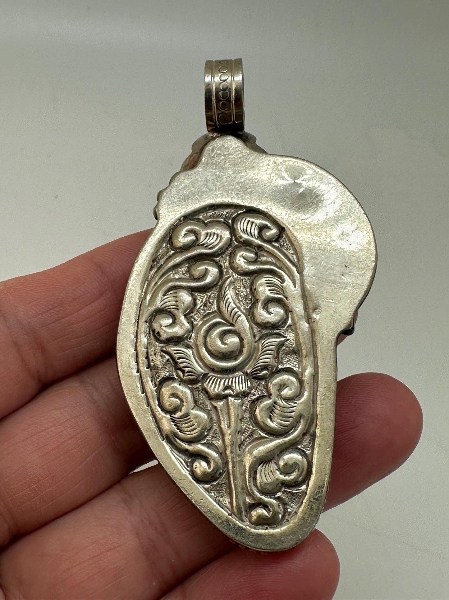 turquoise pendant ,handcrafted, tibetan silver, floral design, ethnic style,Nepalese