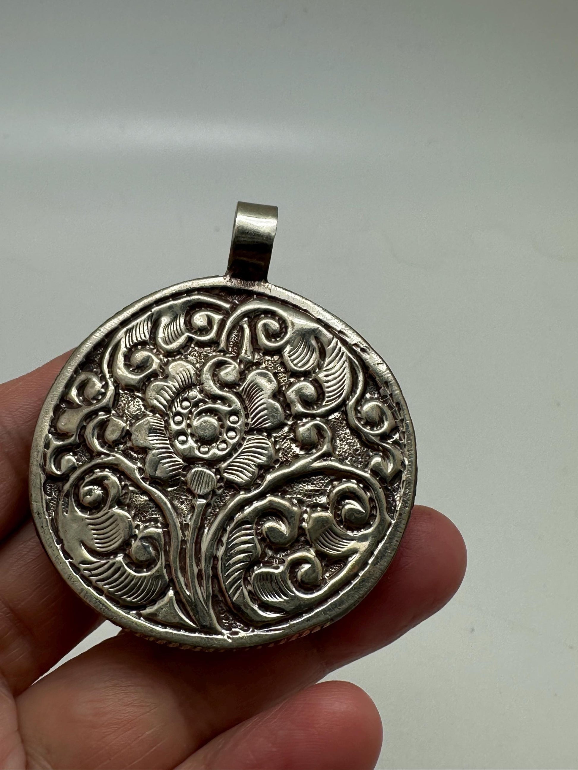 Flower pendant, red resin rose pendant,handcrafted, tibetan silver, ethnic style, Nepalese,52mmX41mm