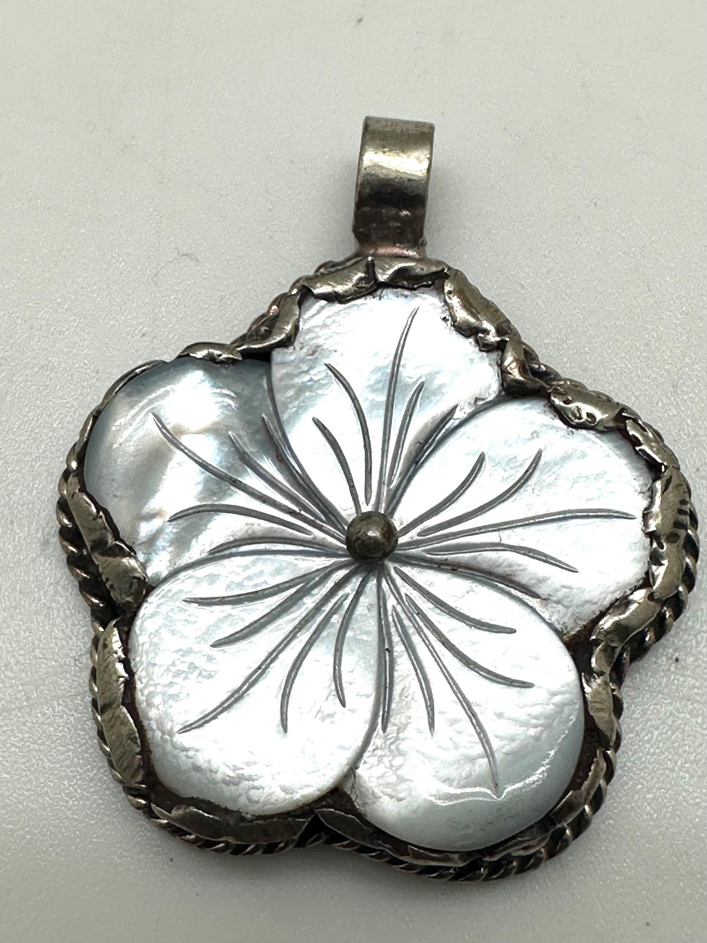Flower pendant,mother of pearl,handcrafted,Tibetan silver,ethnic style,Nepalese 47mmX38mm