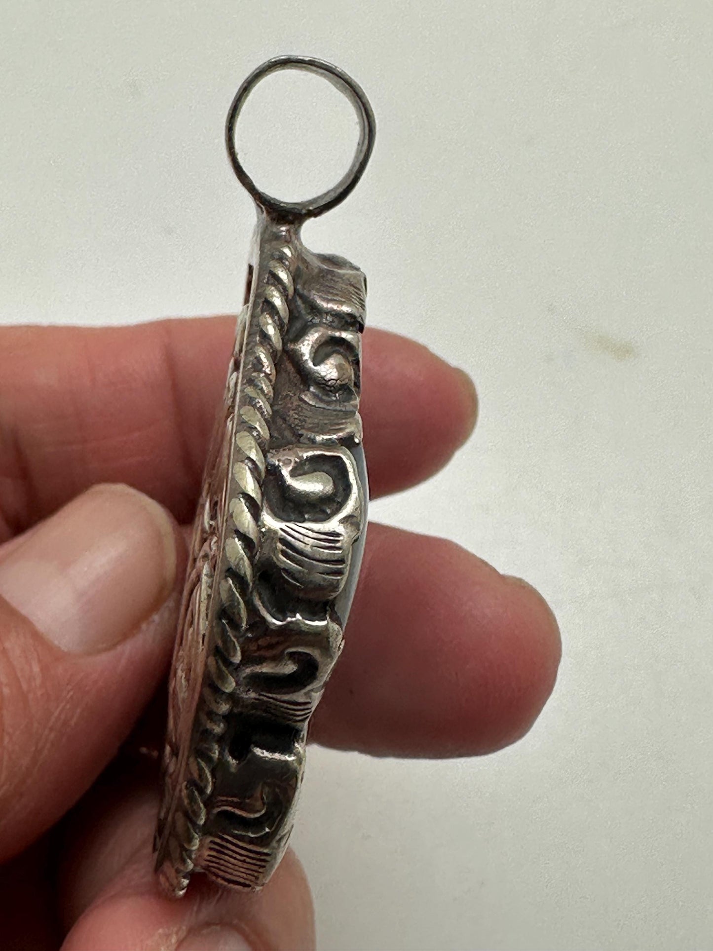 Flower pendant,mother of pearl,handcrafted,Tibetan silver,ethnic style,Nepalese 47mmX38mm