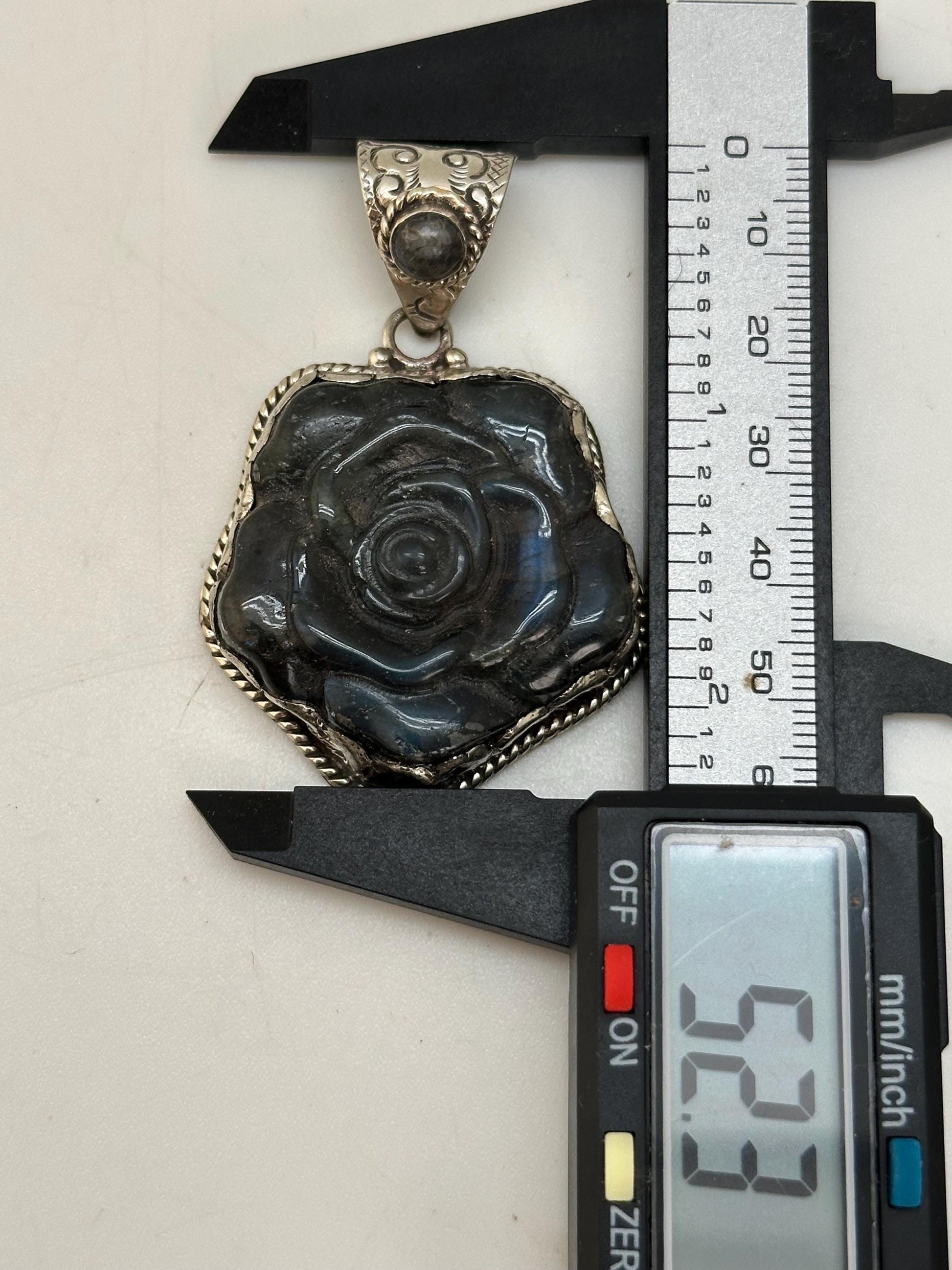 Rose pendant, labradorite carved,handcrafted,Tibetan silver,32.7X52.3mm and weighs about 33gm