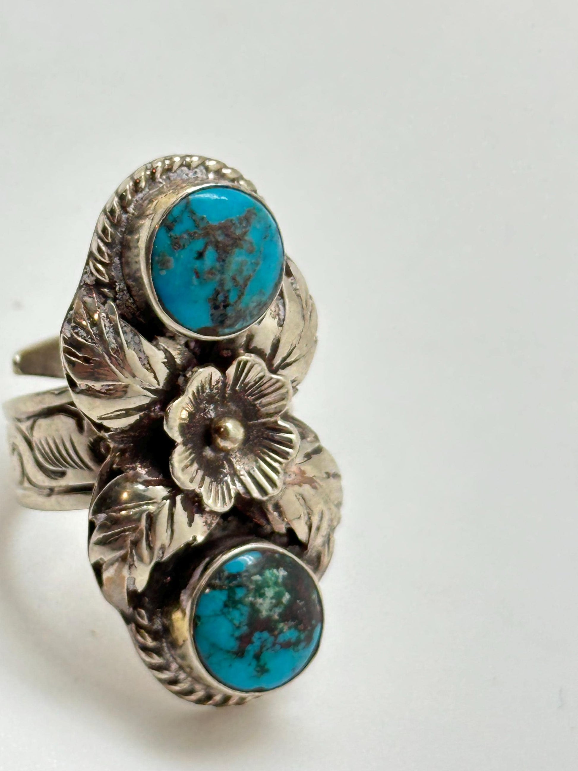 Turquoise ring, handcrafted, tibetan silver,floral ring, adjustable ,Nepalese,38mmX18mm
