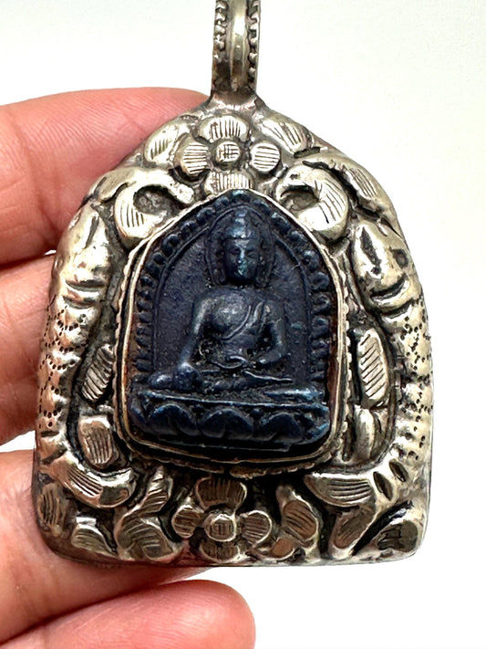 Buddha pendant,Lapis pendant,handcrafted, Tibetan Repousse silver,Himalayan,Nepalese 54mmX37mm