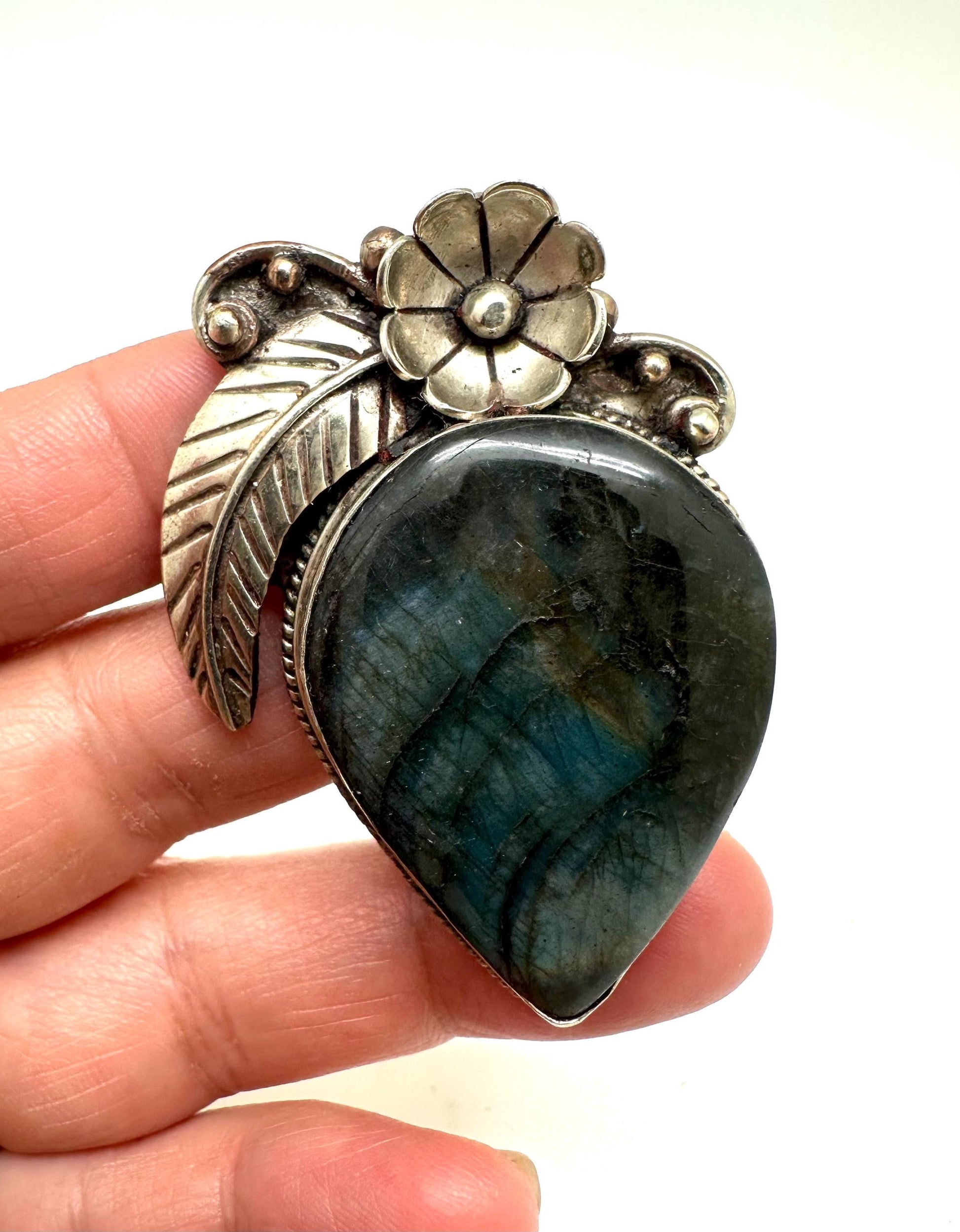 labradorite pendant ,handcrafted,Tibetan silver,Floral design,ethnic style,36mmX52mm