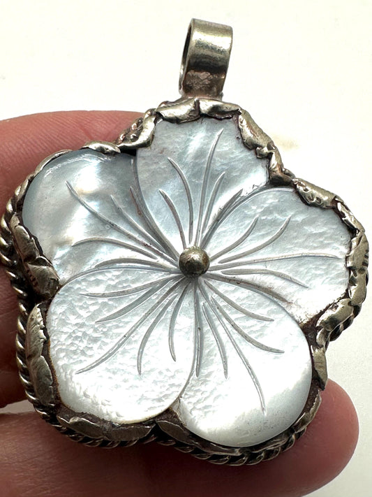 Flower pendant,mother of pearl,handcrafted,Tibetan silver,ethnic style,Nepalese 47mmX38mm