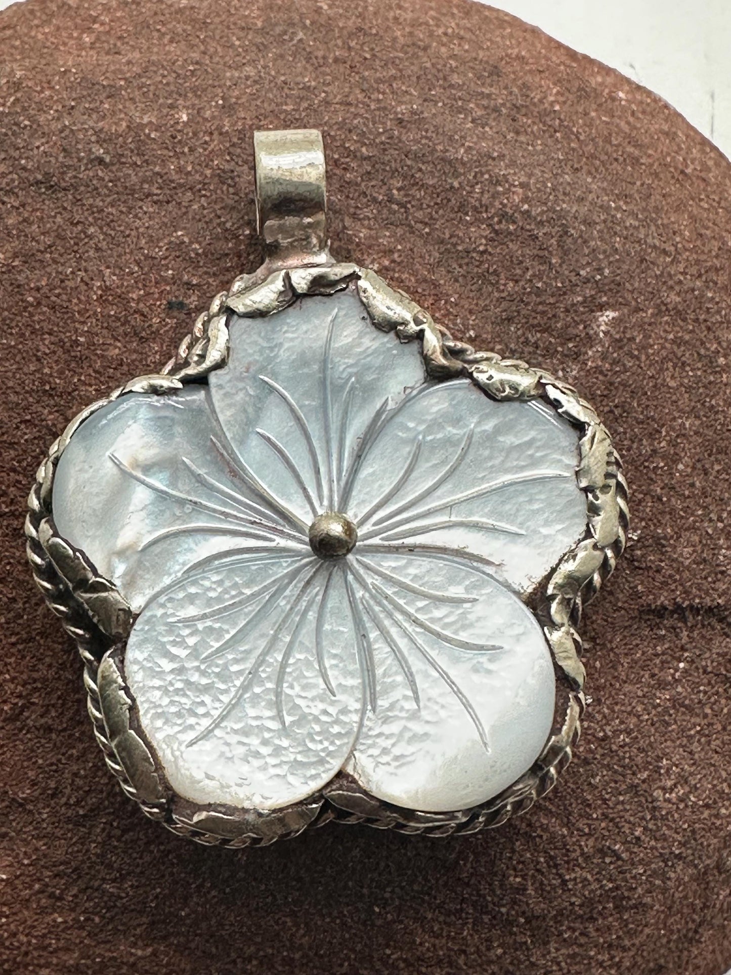 Flower pendant,mother of pearl,handcrafted,Tibetan silver,ethnic style,Nepalese 47mmX38mm