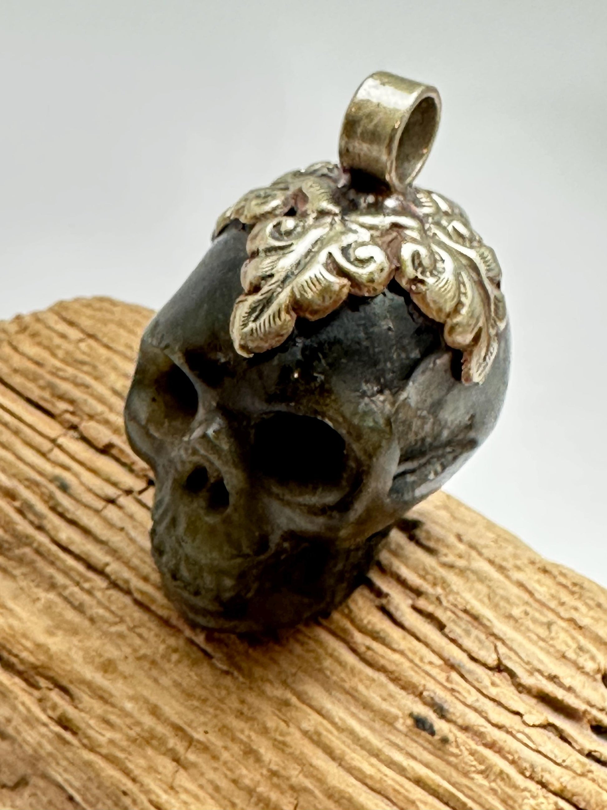 Skull pendant, labradorite carved, handcrafted, Tibetan silver,Himalayan,Nepalese,40mmX22mm,weighs 37gm