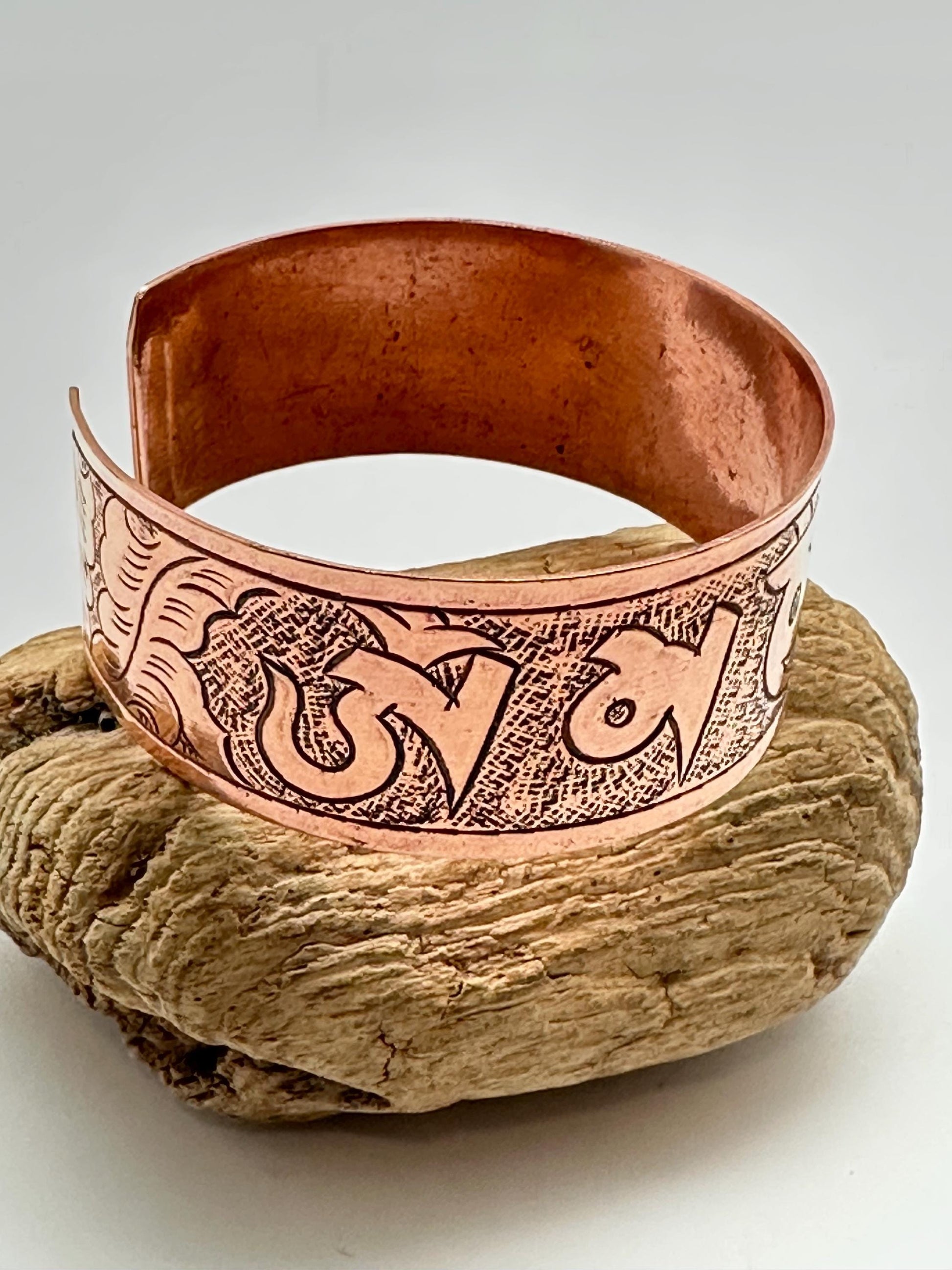 Copper cuff bracelet,handcrafted,om mani bangle,adjustable,32 gram