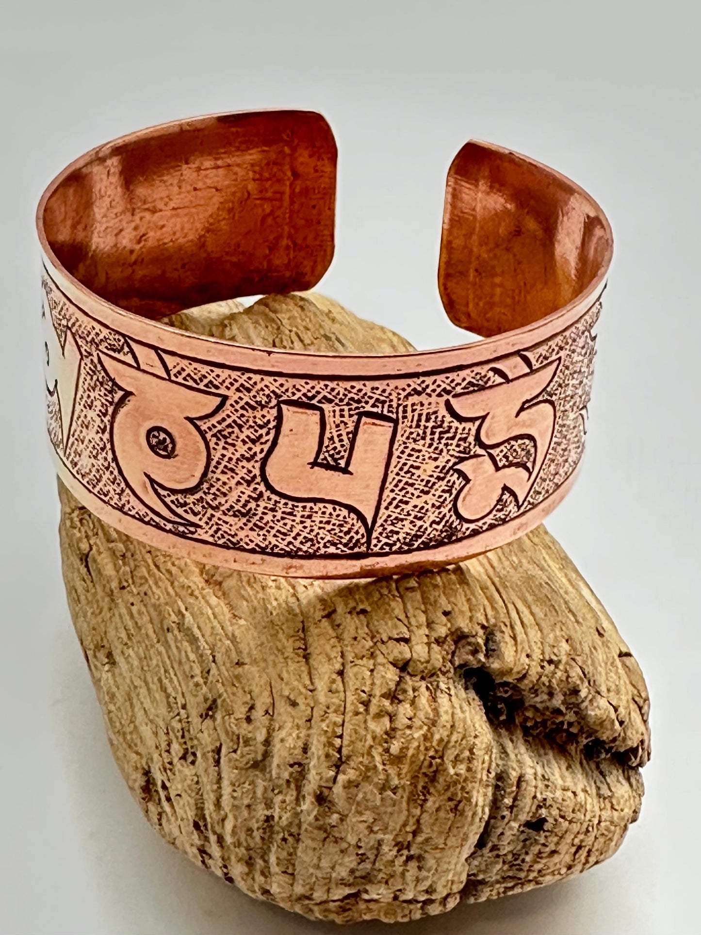 Copper cuff bracelet,handcrafted,om mani bangle,adjustable,32 gram