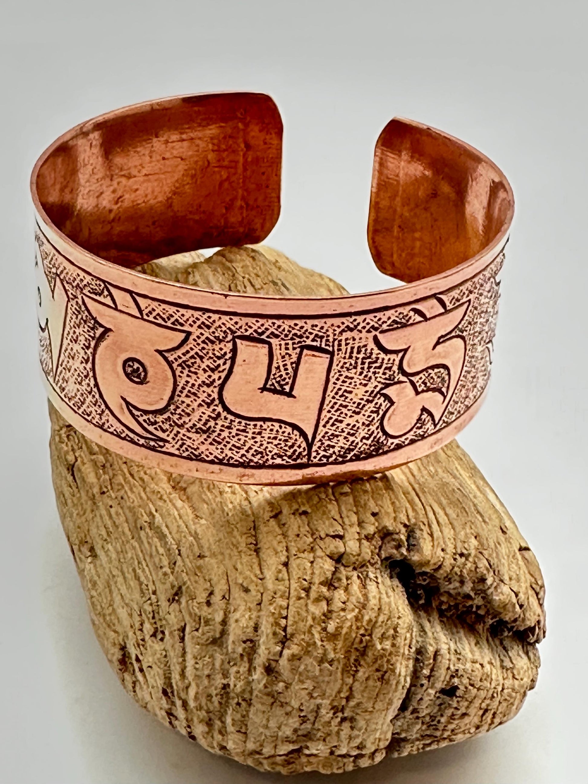 Copper cuff bracelet,handcrafted,om mani bangle,adjustable,32 gram