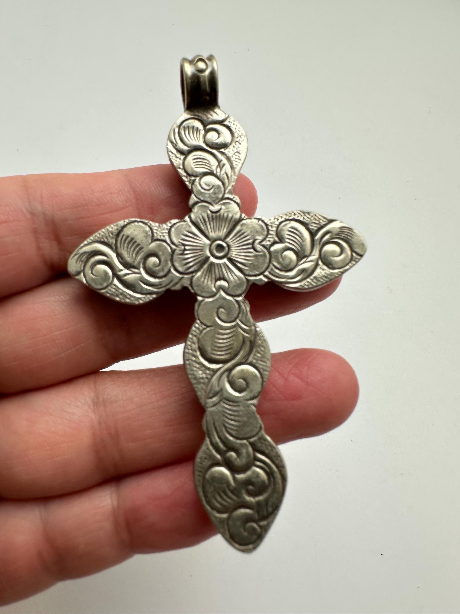 labradorite cross pendant, master handcrafted, Tibetan repousse silver,