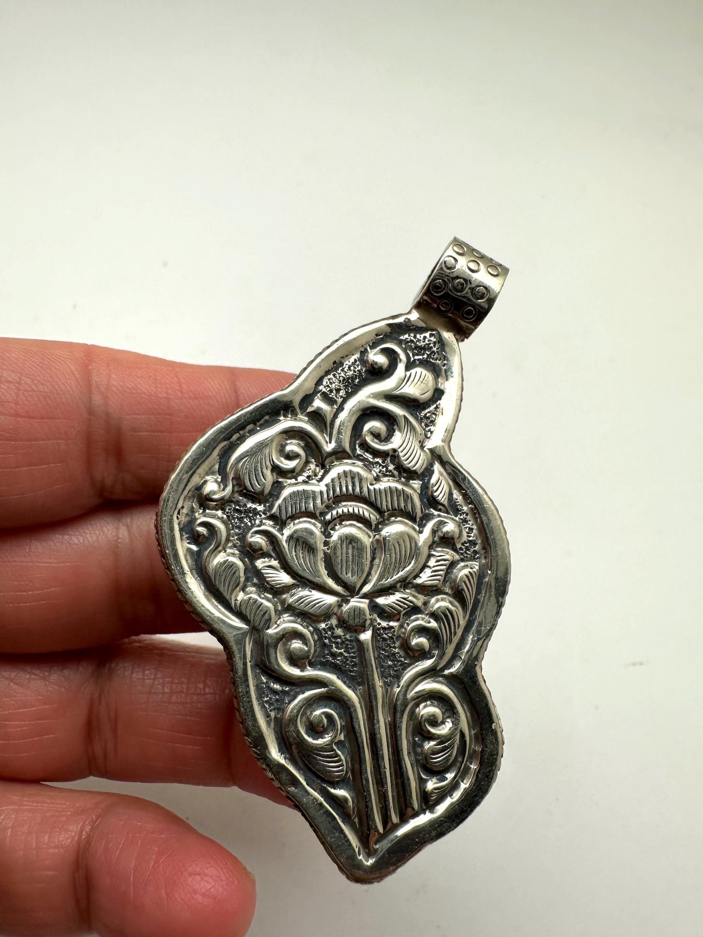 Snake pendant, fluorite carved , handcrafted, Tibetan silver,labradorite,61.7mmX33.8mm