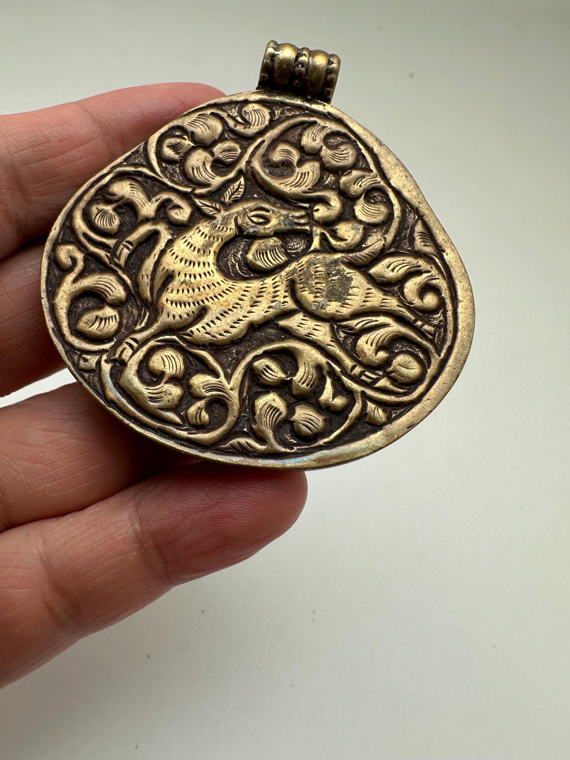Shell pendant,handcrafted,brass pendant,ethnic style,53.6mmX57.6mm