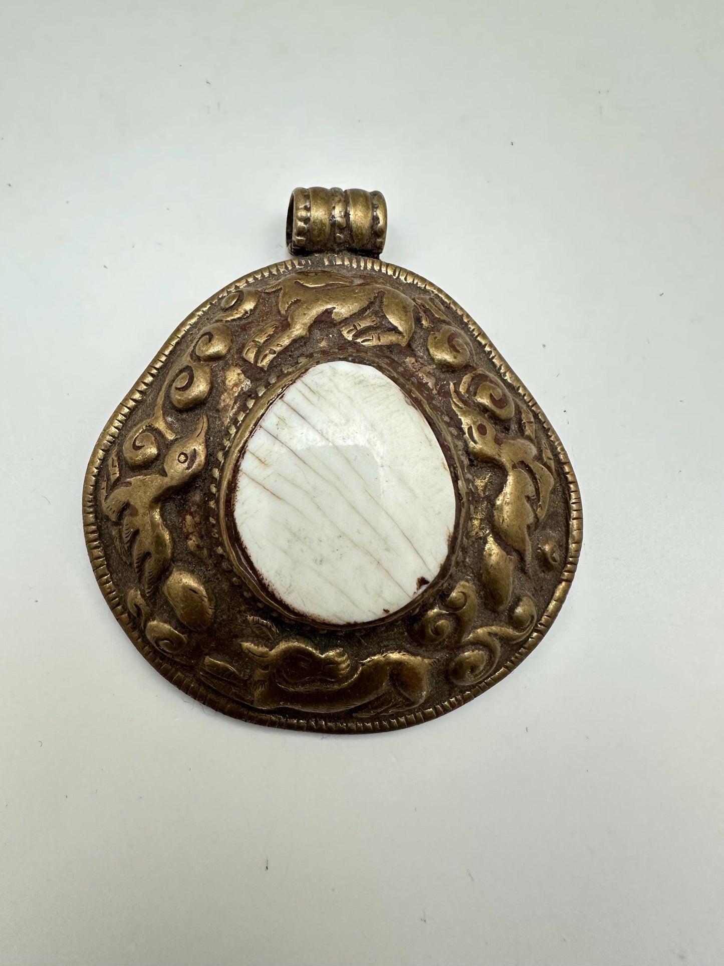 Shell pendant,handcrafted,brass pendant,ethnic style,53.6mmX57.6mm