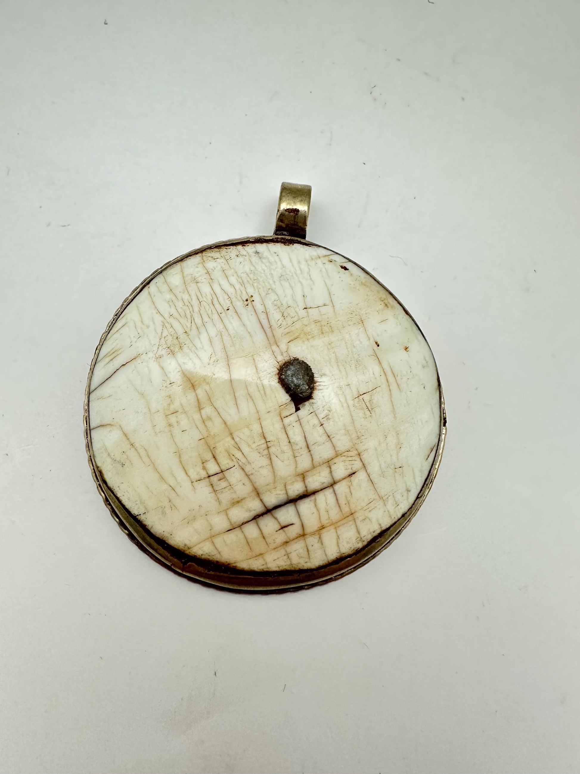 Shell pendant,handcrafted,Tibetan silver,ethnic style,Nepalese