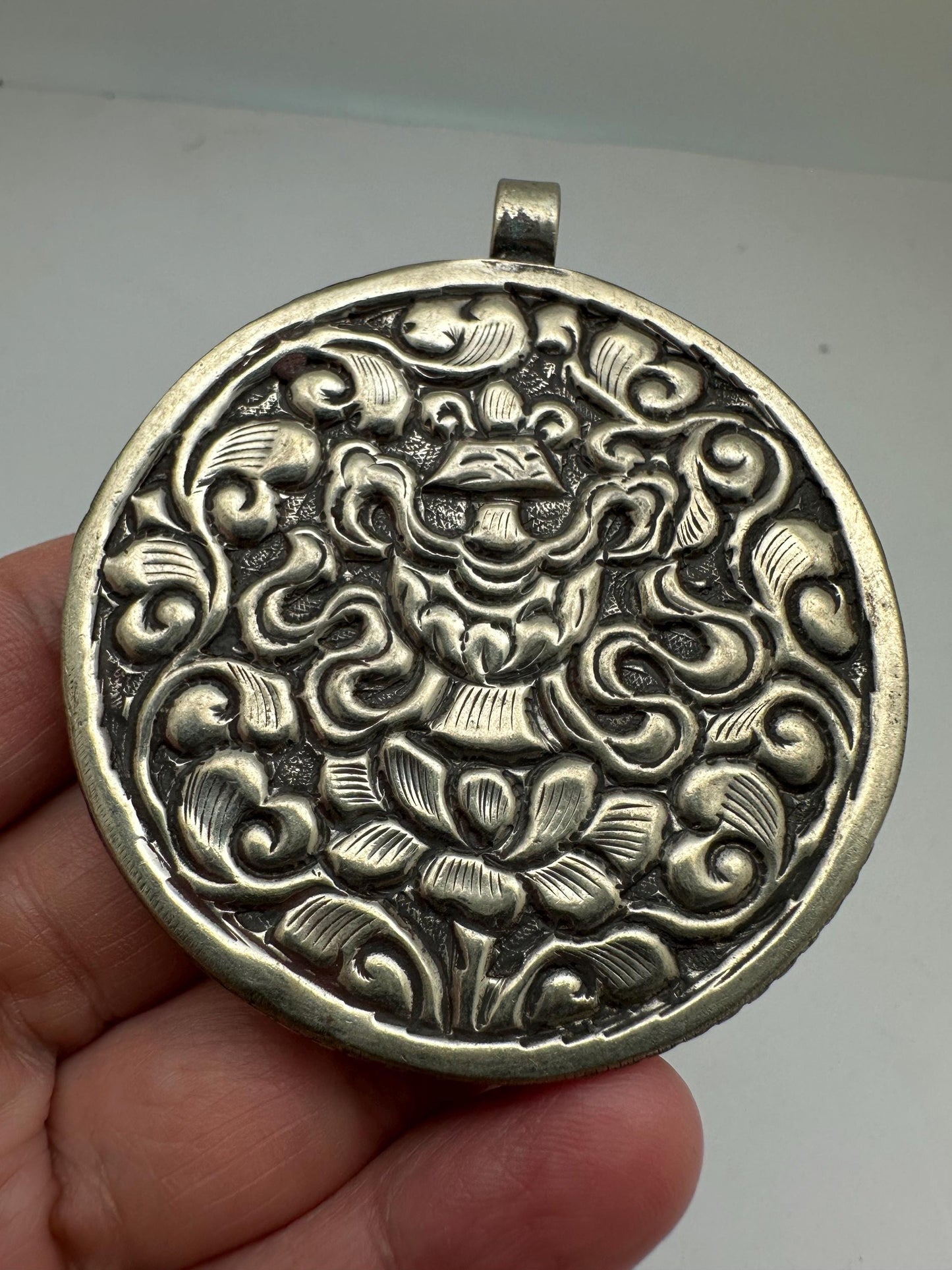 Shell pendant,handcrafted,Tibetan silver,ethnic style,Nepalese