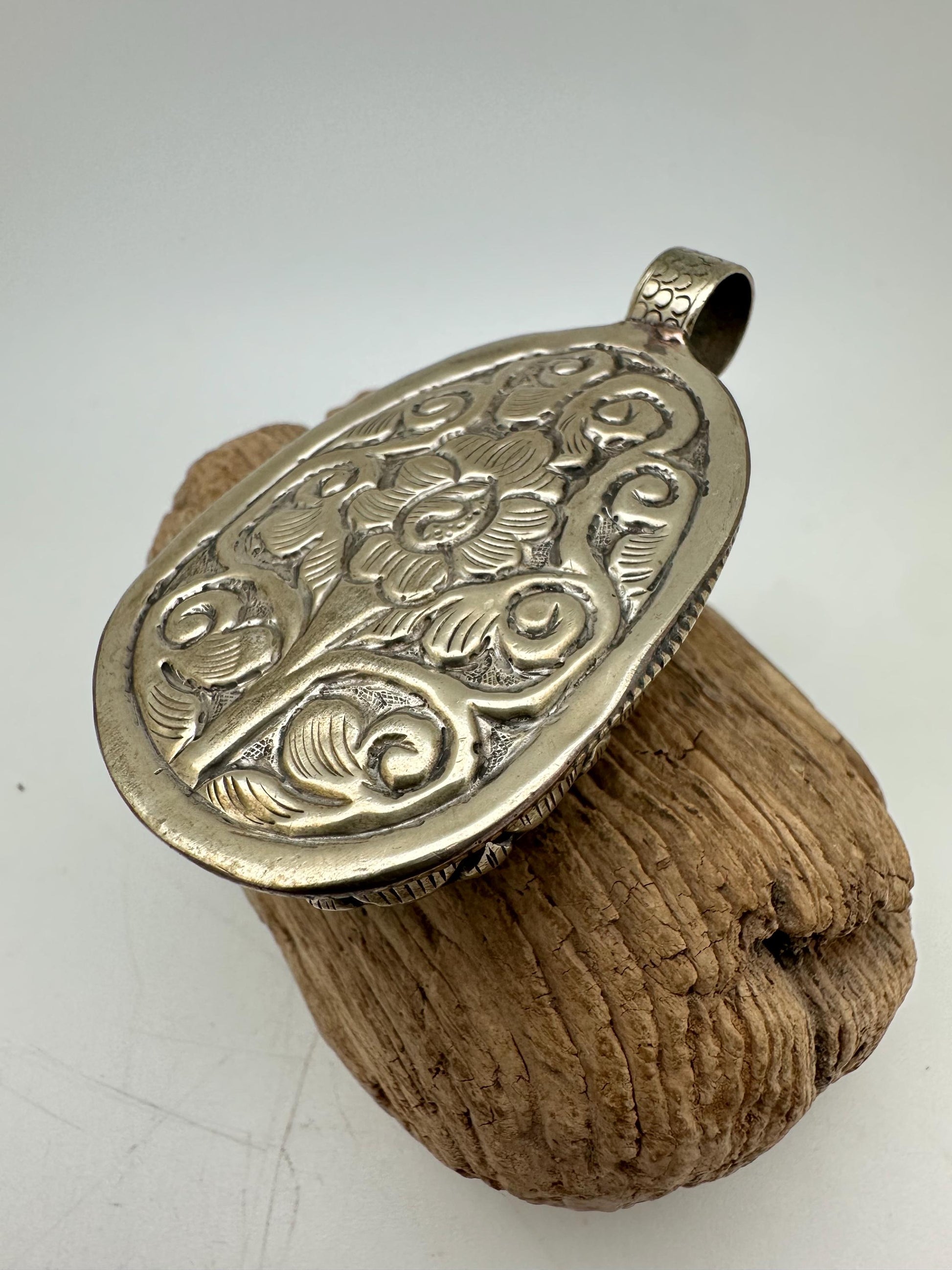 obsidian akasagarbha , boddhisattva, amulet,tibetan silver,