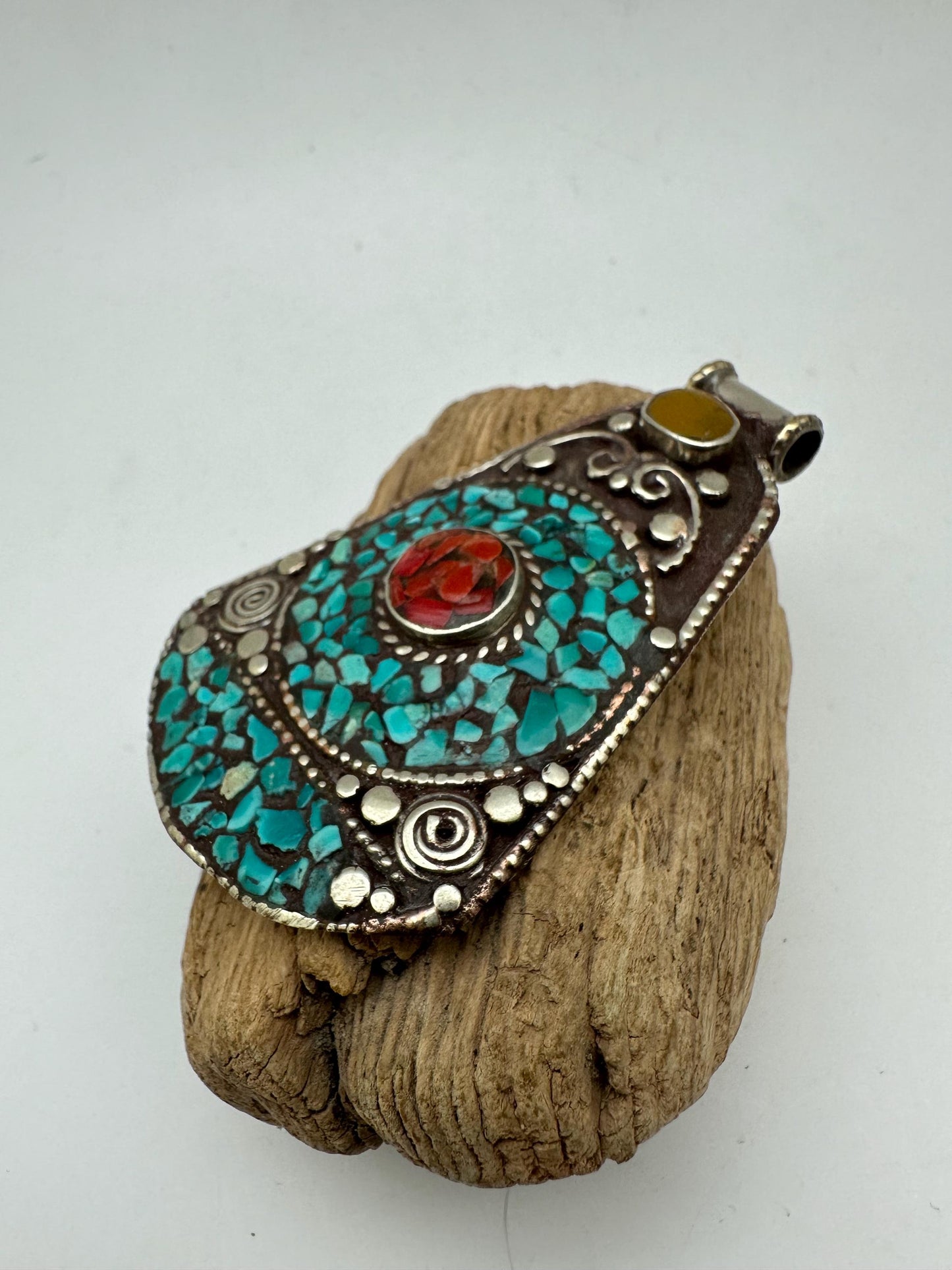 Inlay turquoise pendant, master handcrafted with Tibetan silver