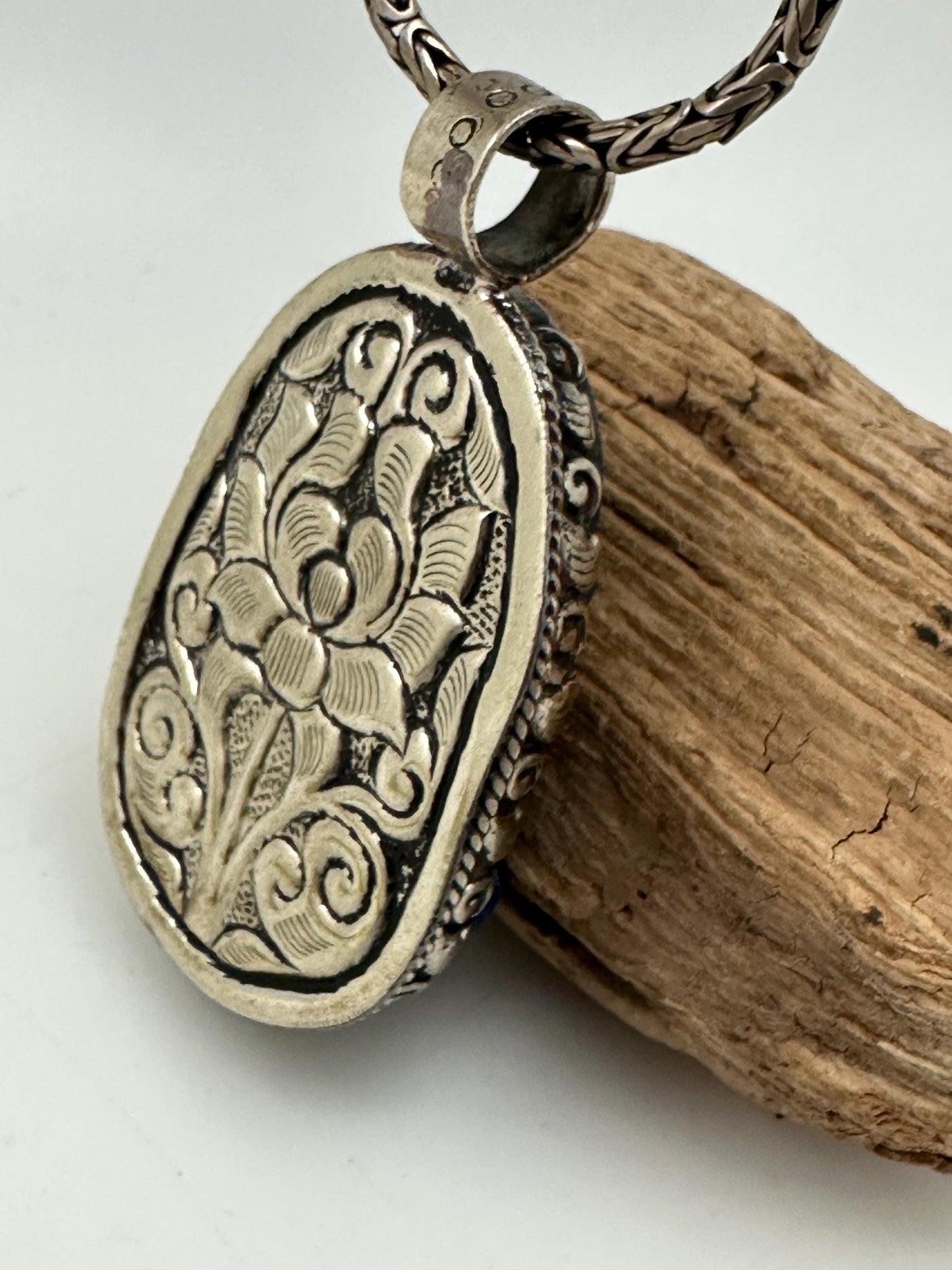 Handcarved Lapis lazuli , quan yin buddha , Kwan Yin Pendant, Tibetan Silver Bodhisattva